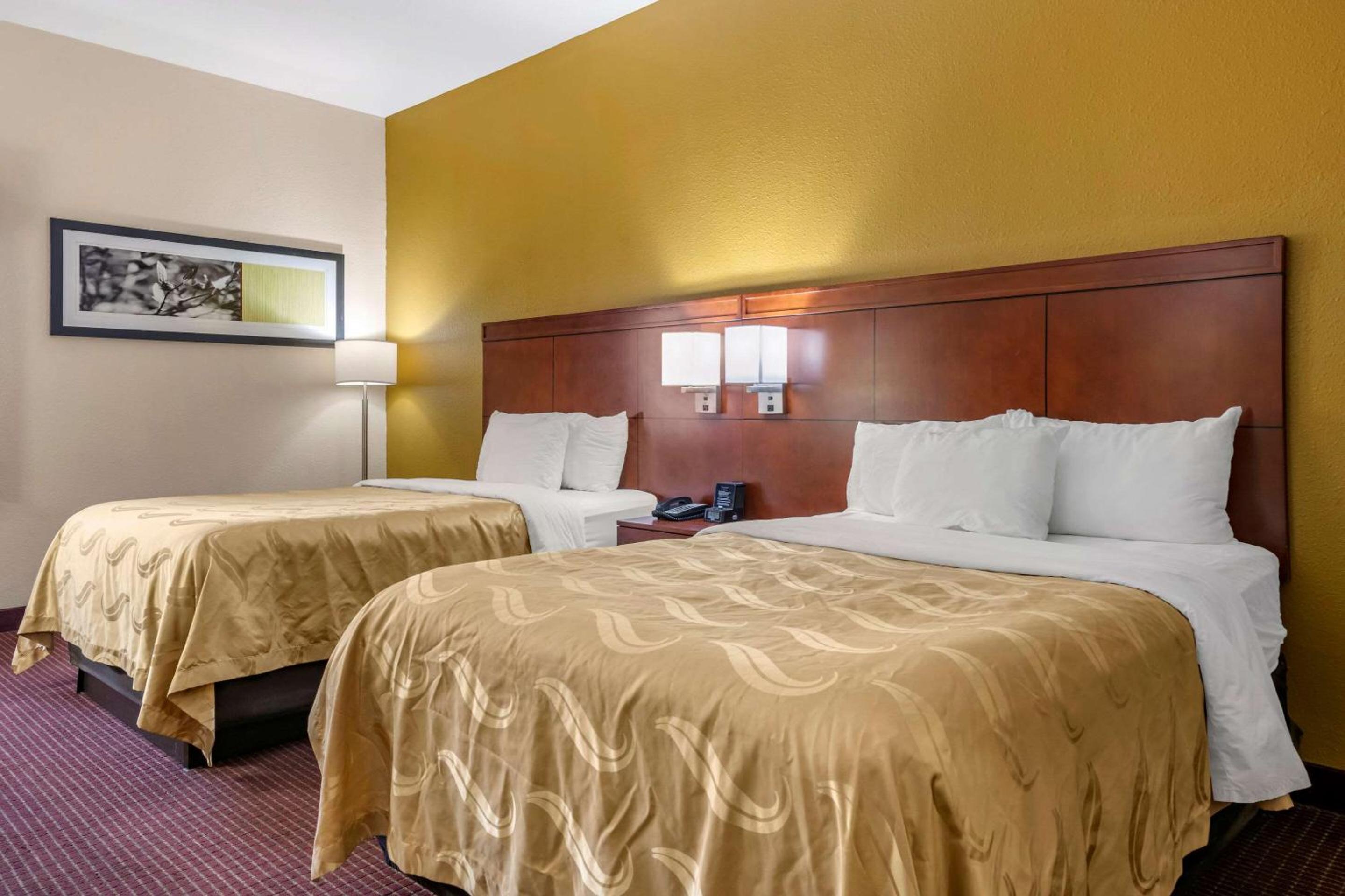 Double Room with Two Double Beds - Accessible/Non-Smoking - Photo 1