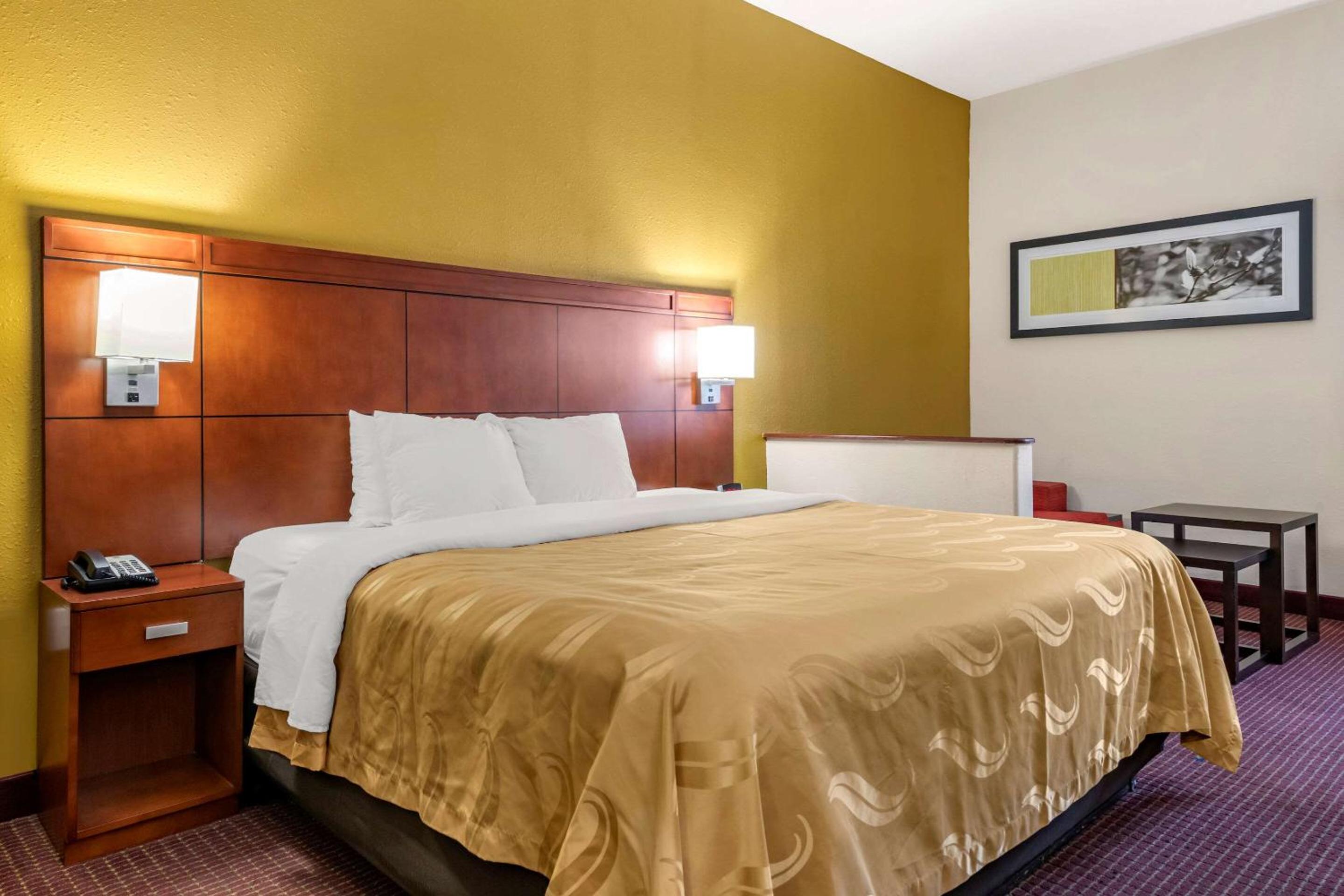 King Room - Accessible/Non-Smoking - Photo 4