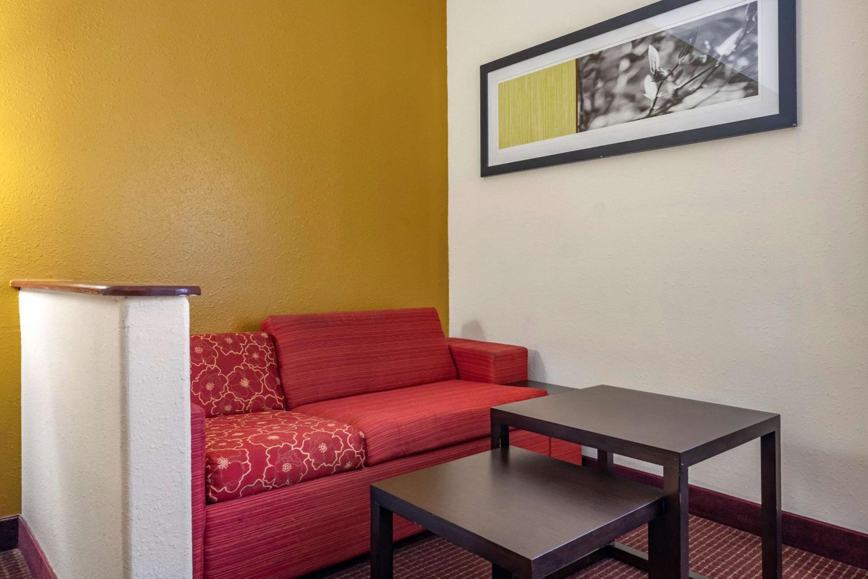 King Room - Accessible/Non-Smoking - Photo 3