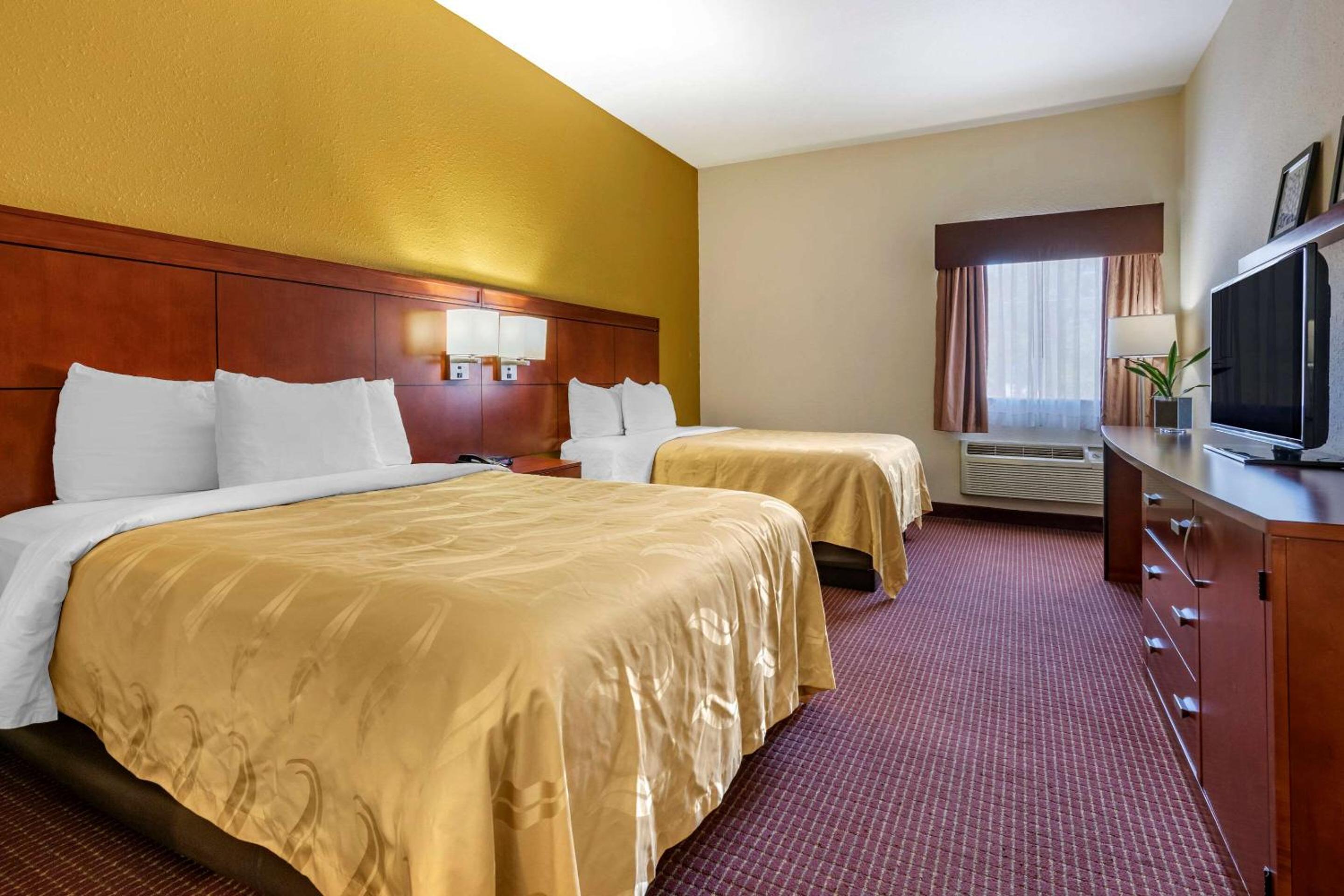 Double Room with Two Double Beds - Non-Smoking - Photo 1
