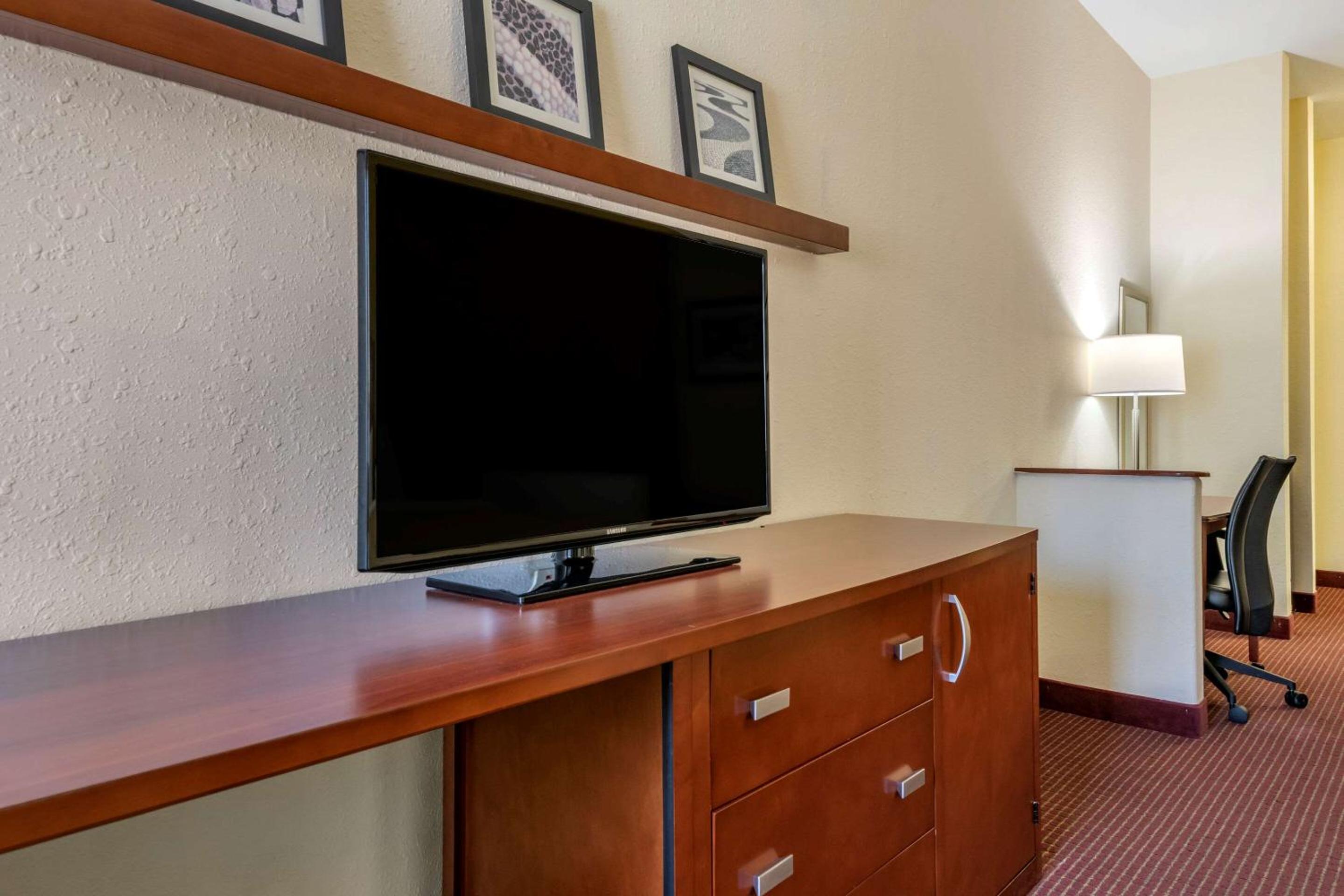 Double Room with Two Double Beds - Non-Smoking - Photo 4