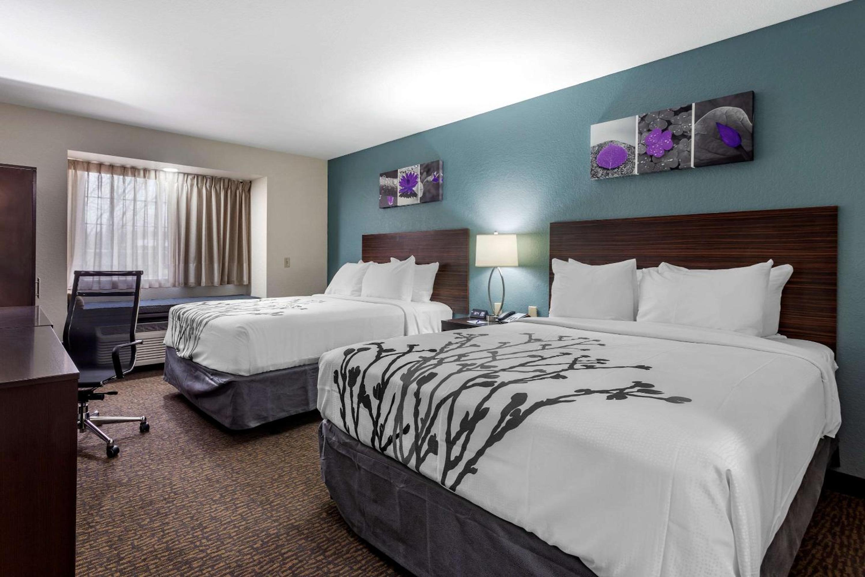 Queen Room with Two Queen Beds - Accessible/Non-Smoking  - Photo 1