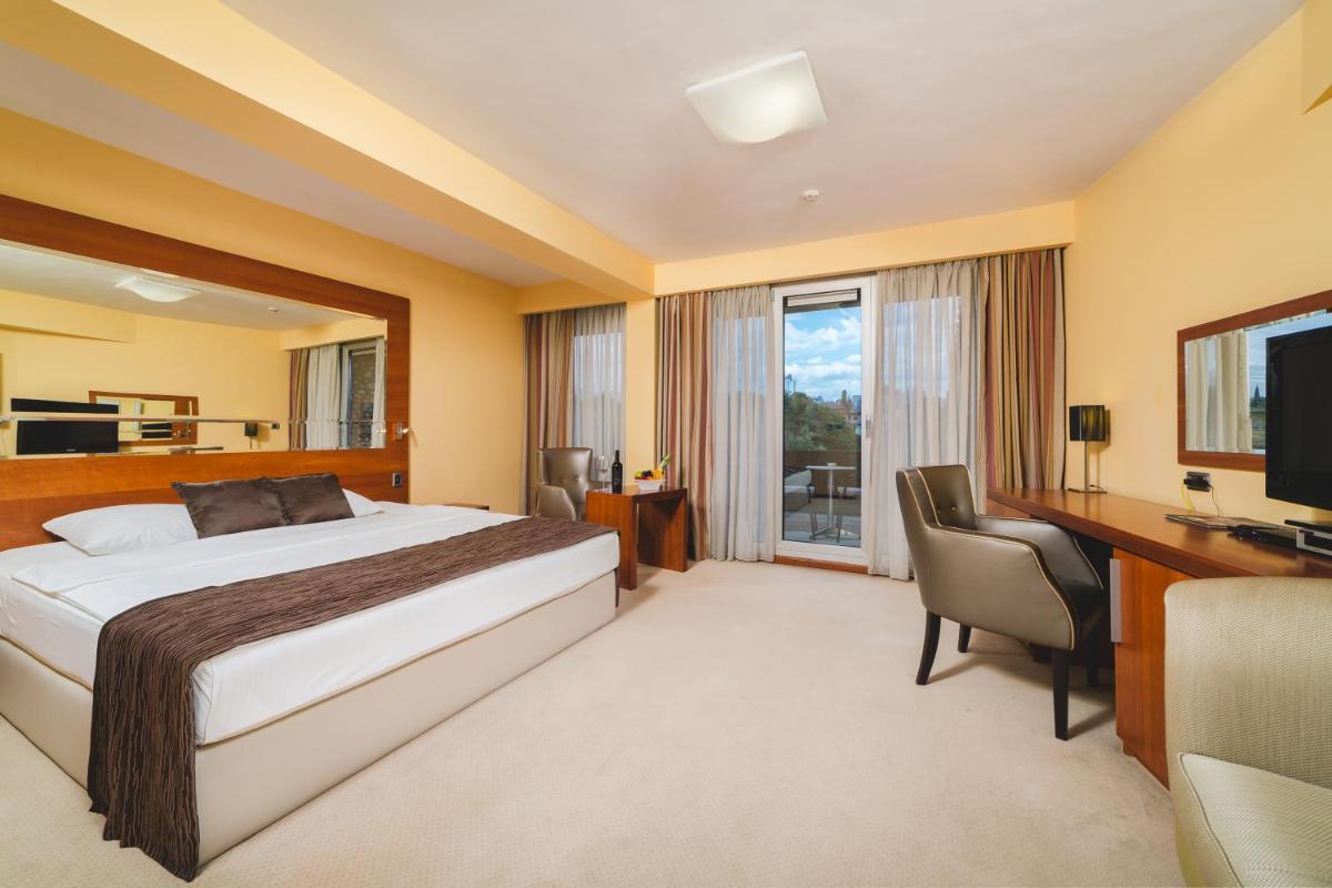 Classic 2 Beds
