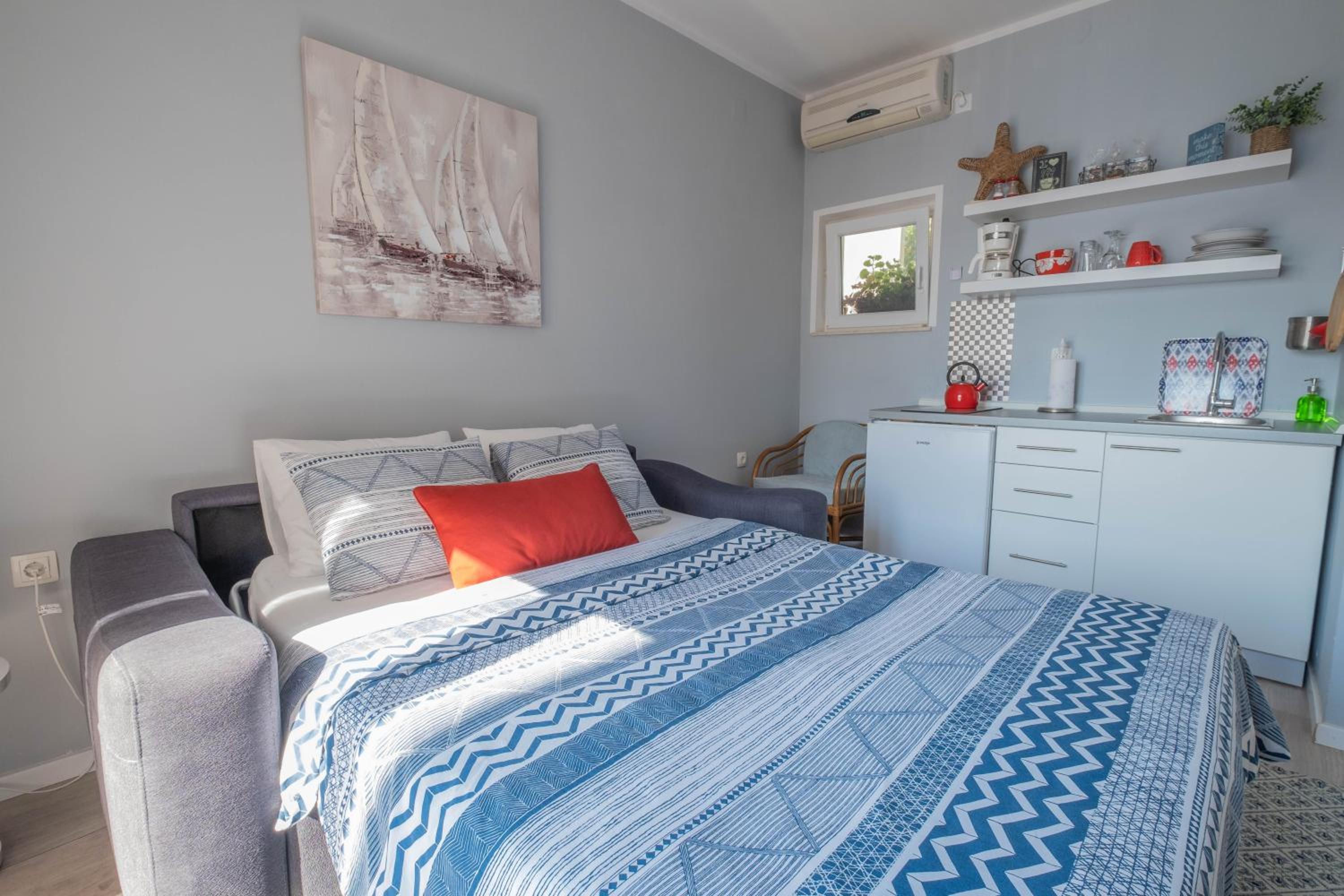 Studio Apartment photo 2