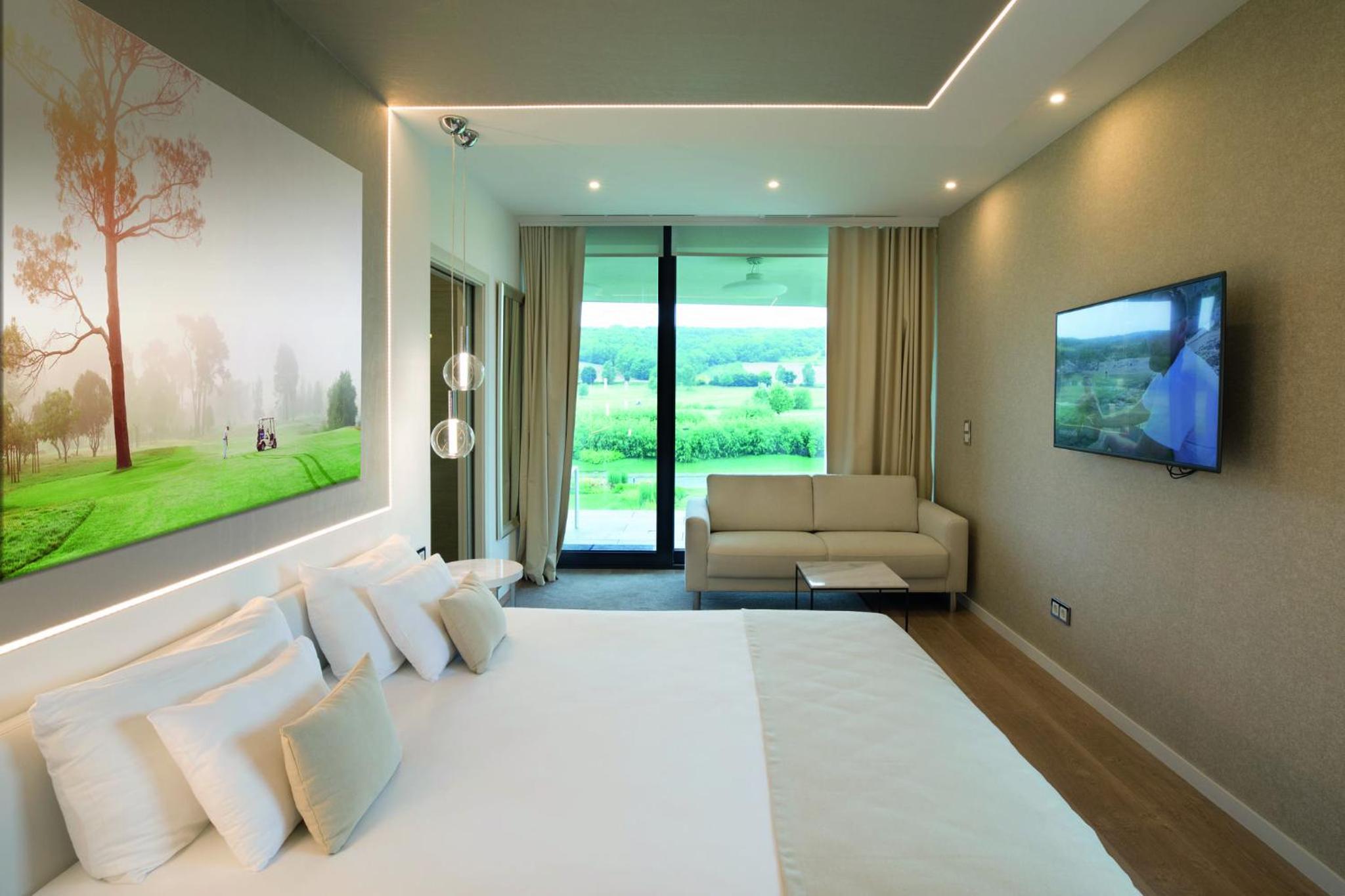 Superior Golf Studio Suite with Terrace