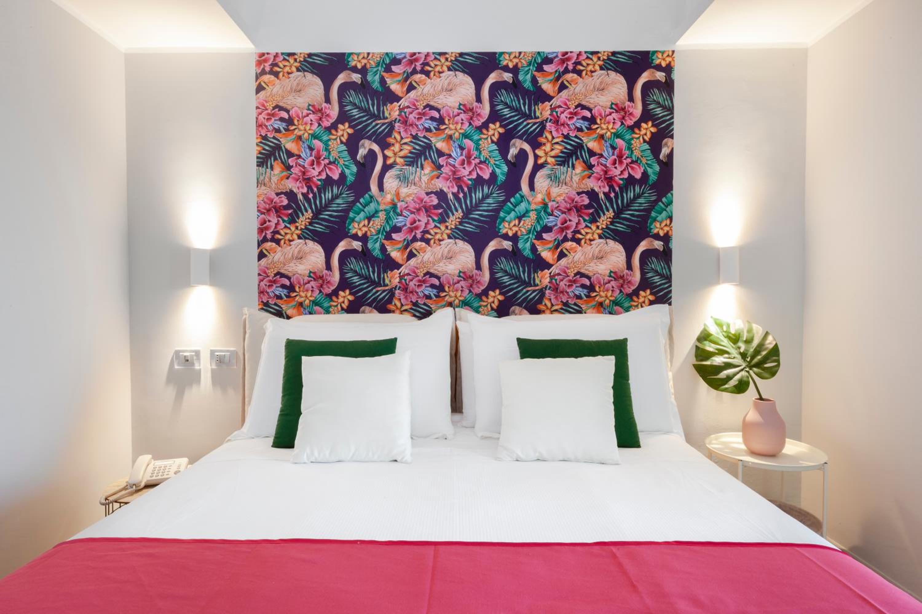 Superior Double or Twin Room with Terrace and Spa Bath - Photo 2