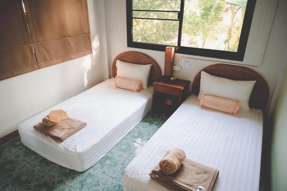 Twin Room with Shared Toilet