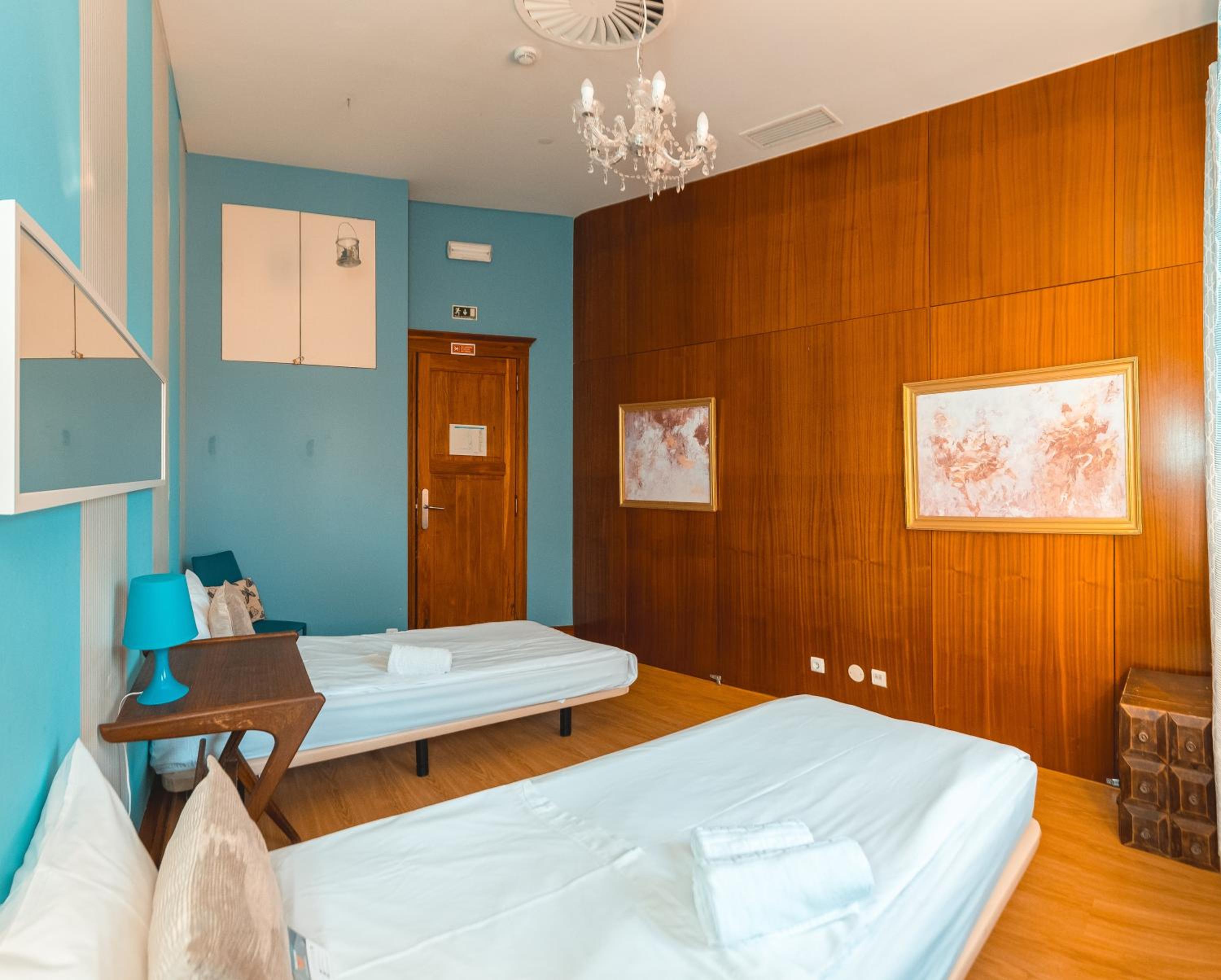 Twin Room with Shared Bathroom photo 3