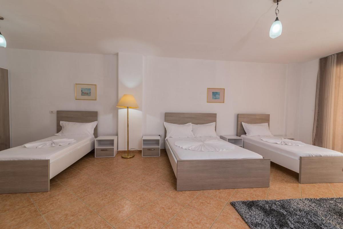 Quadruple Room with Balcony photo 3