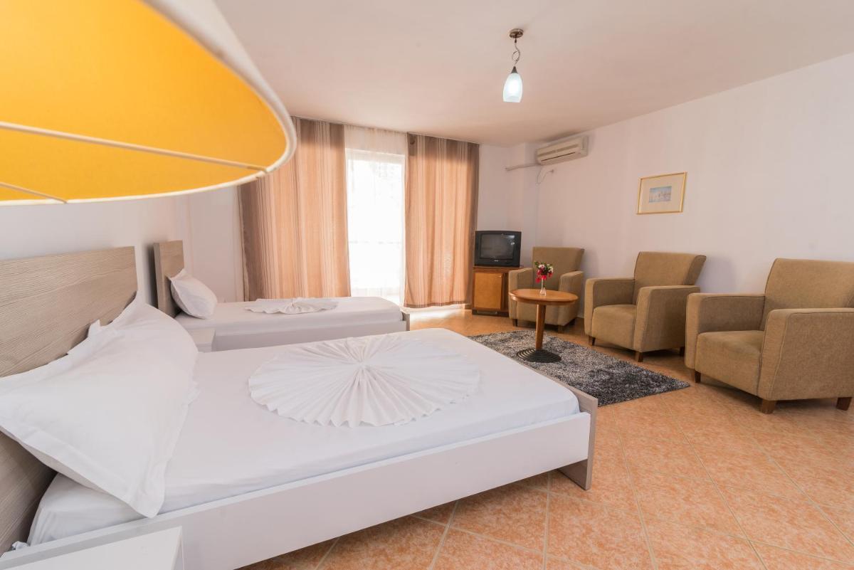 Quadruple Room with Balcony photo 1