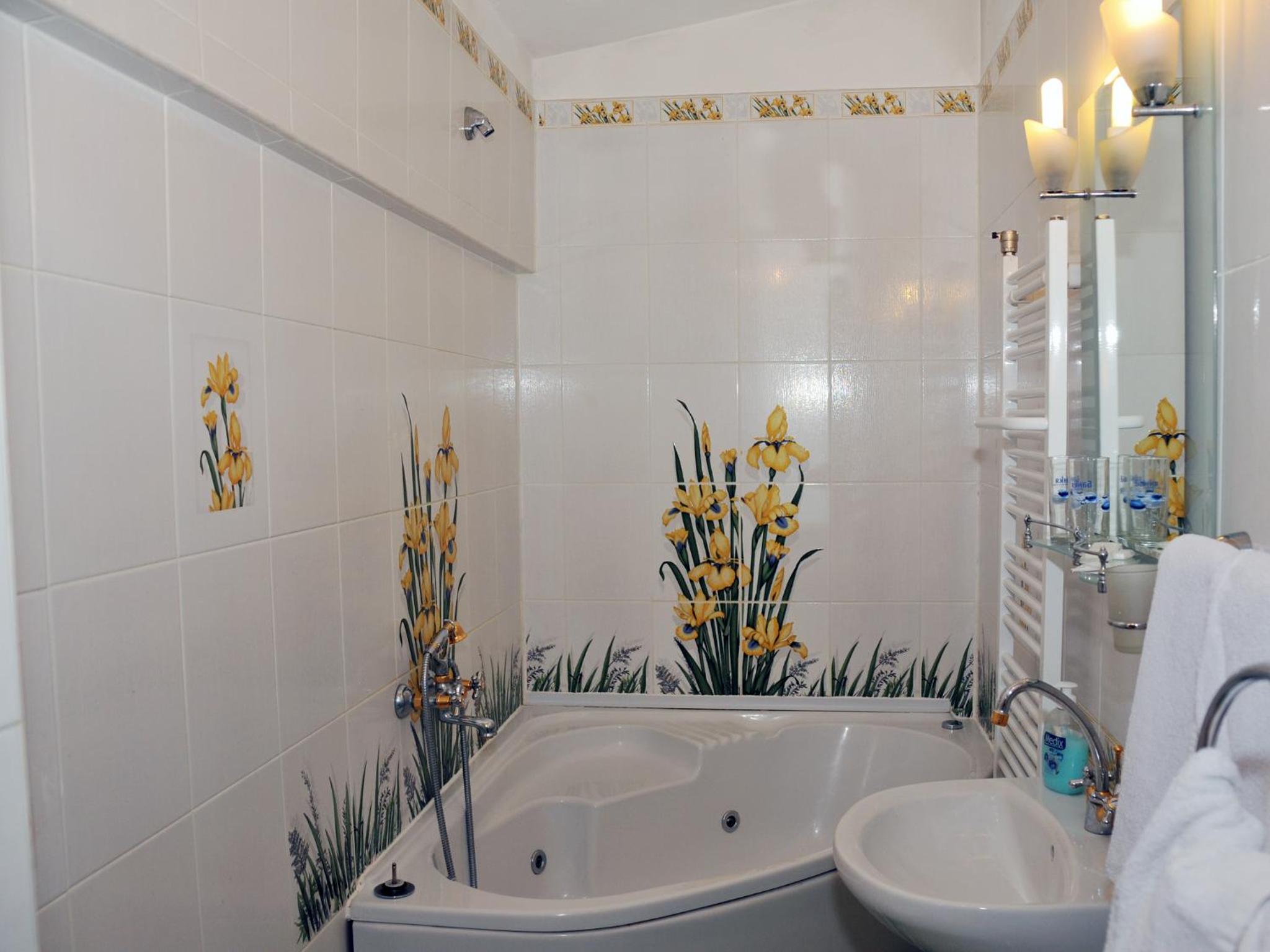 Deluxe Junior Suite photo 2