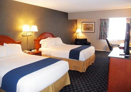 Standard Double Room with Two Double Beds - Photo 1