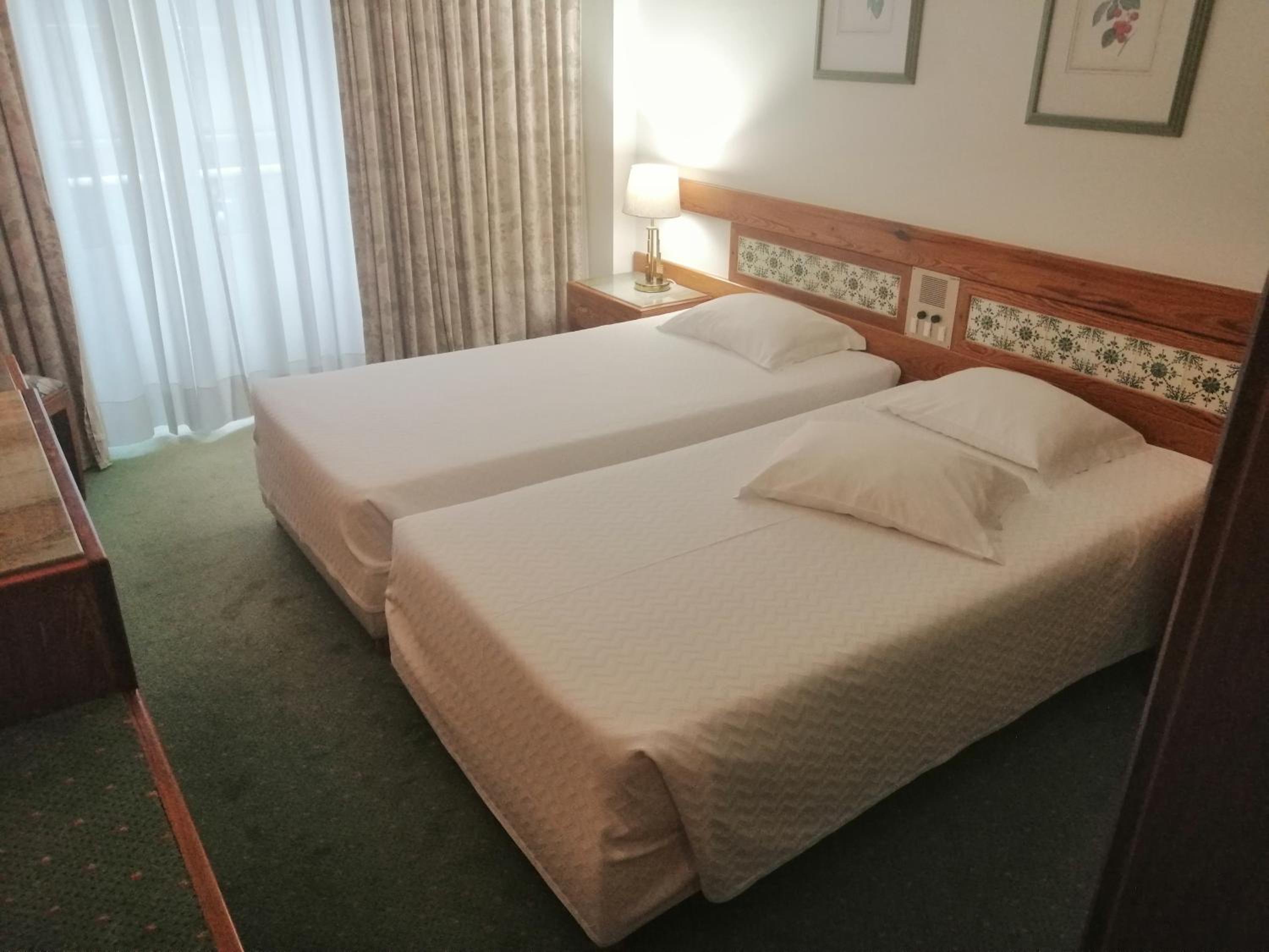 Twin Room - Photo 5