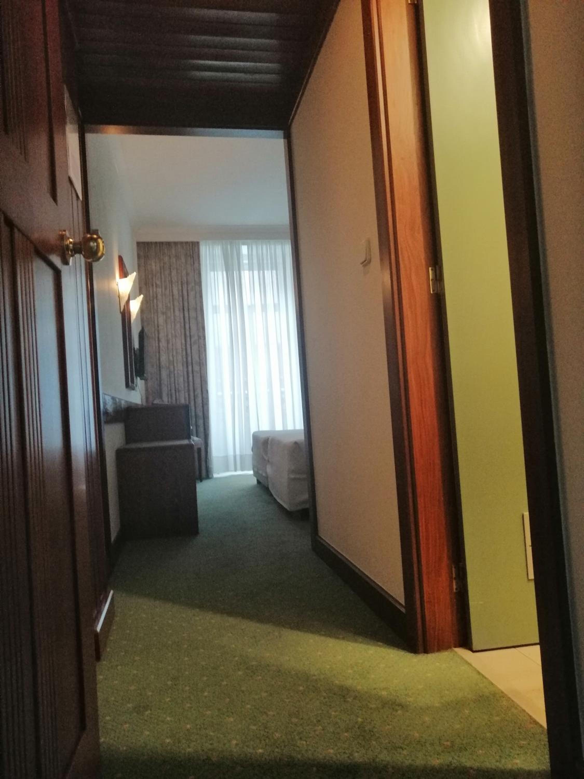 Twin Room - Photo 4
