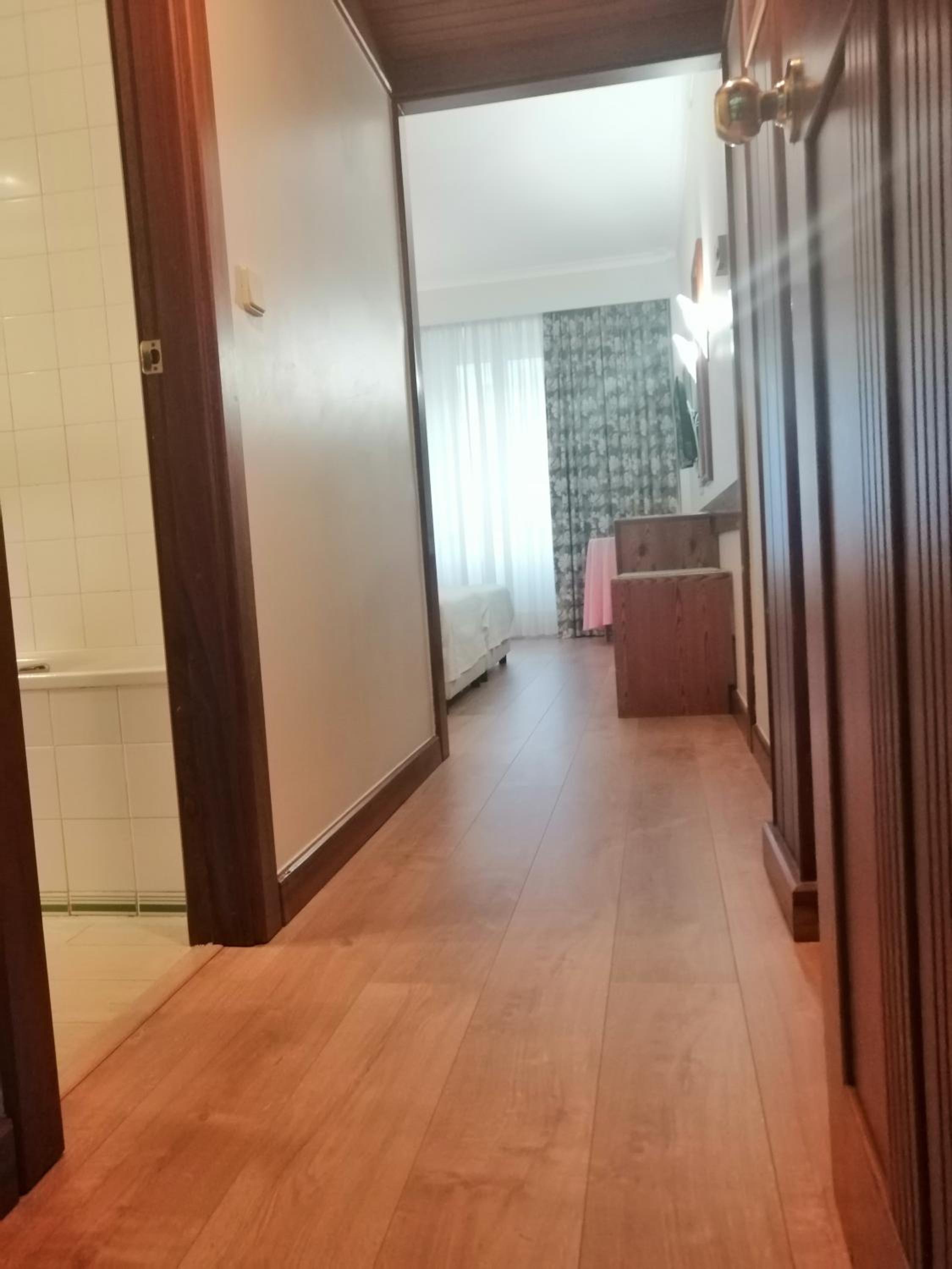 Twin Room - Photo 6