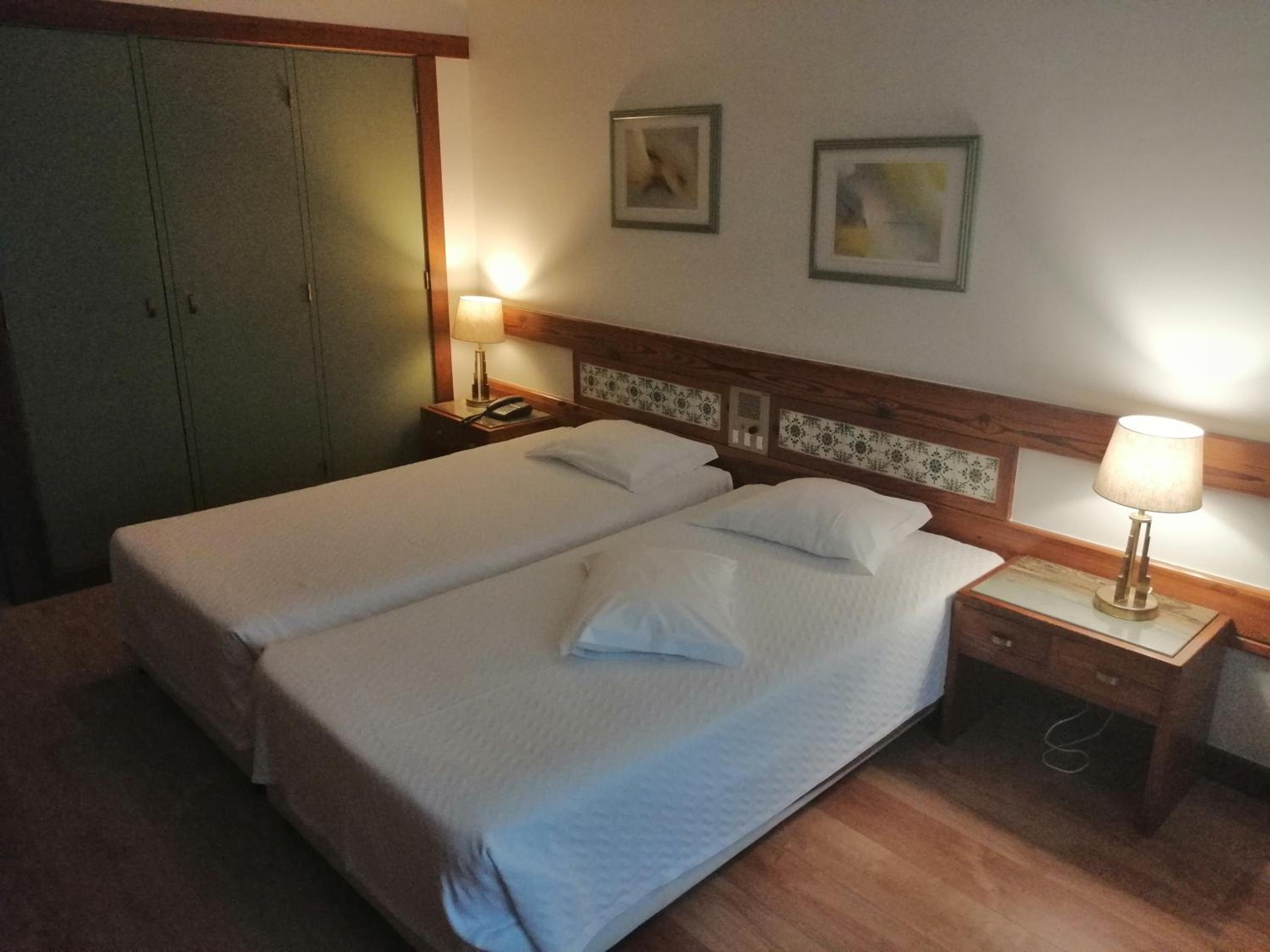 Twin Room - Photo 2