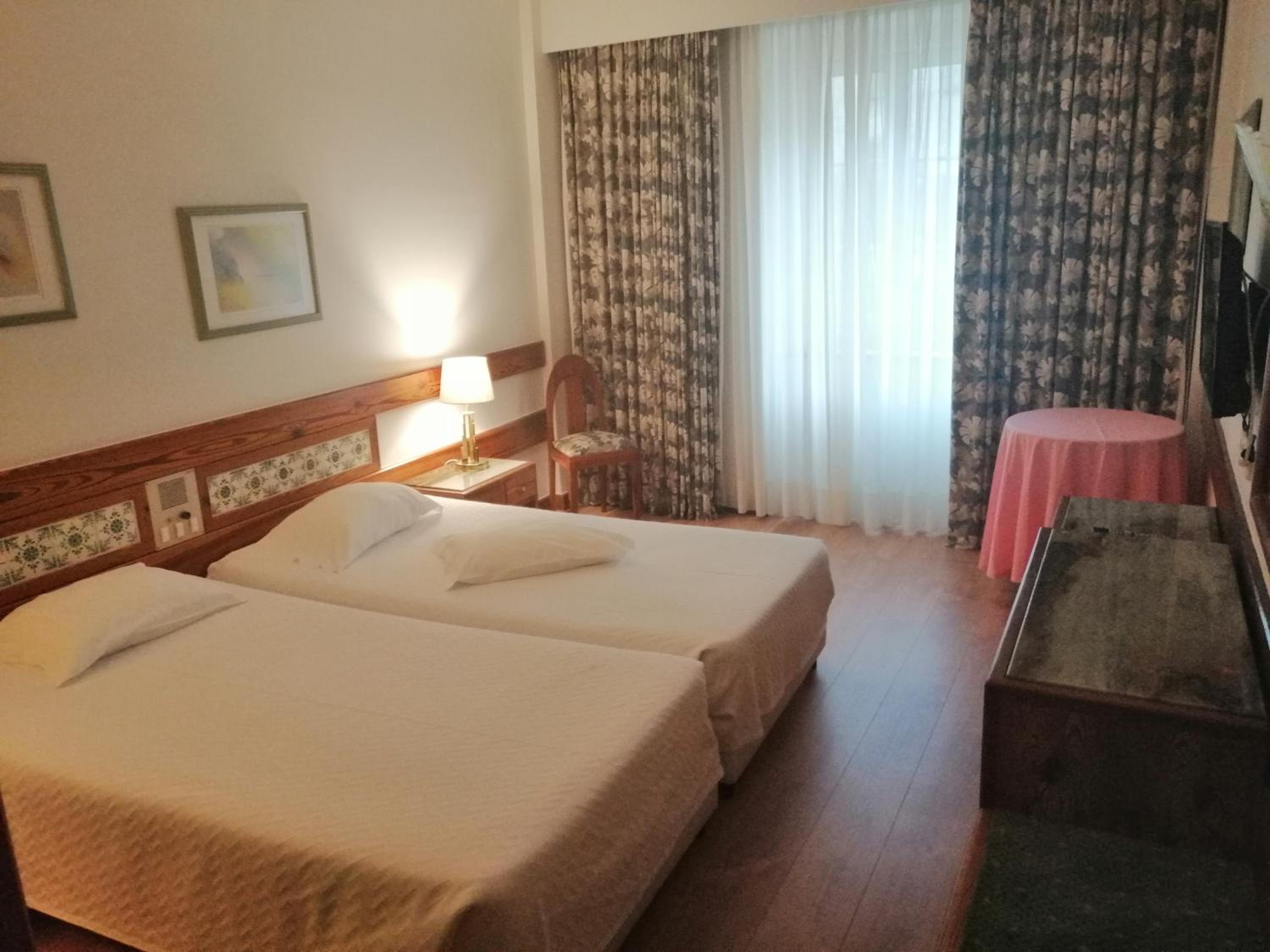 Twin Room - Photo 1