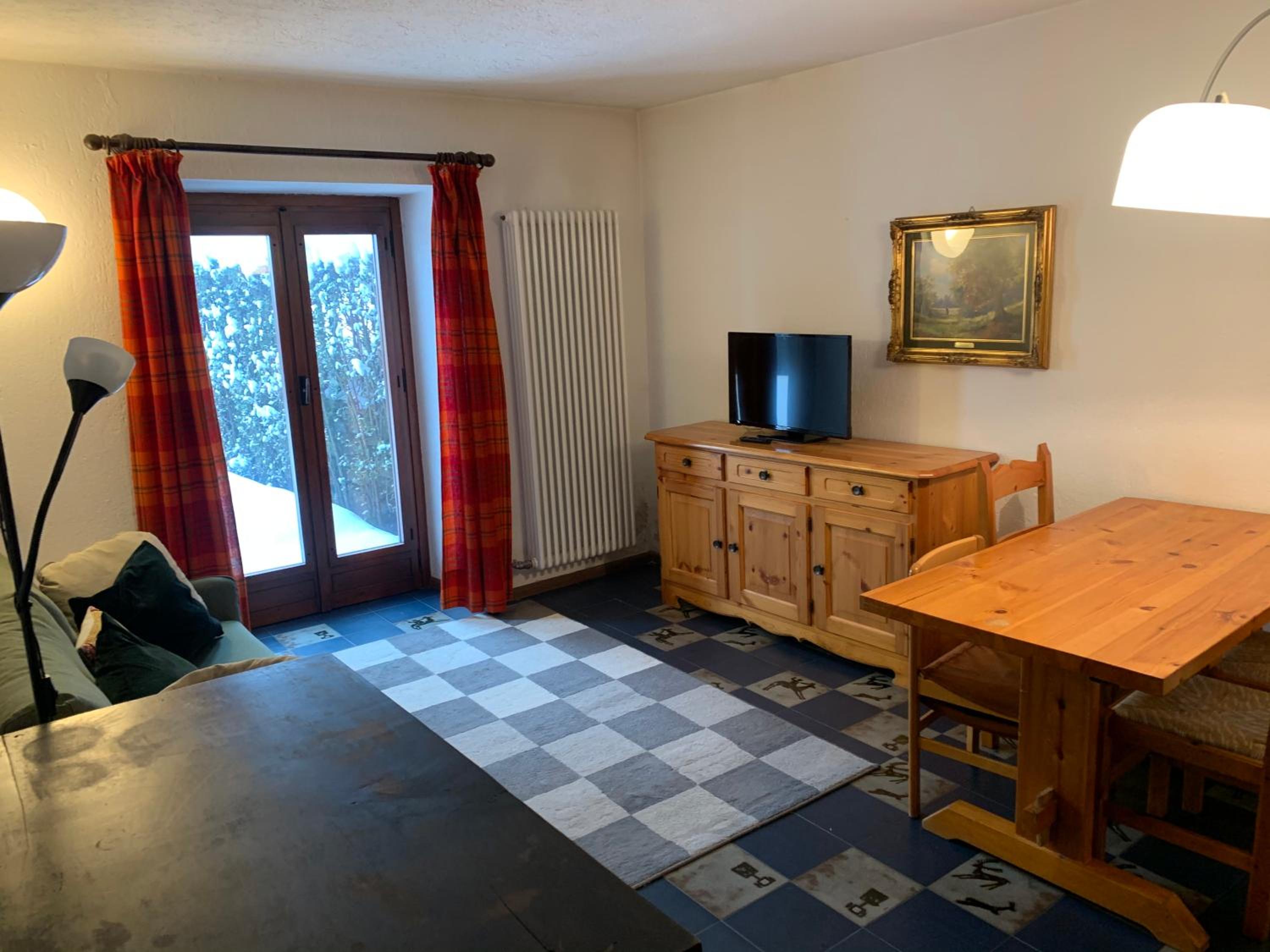 One-Bedroom Apartment with Private Garden - Photo 4