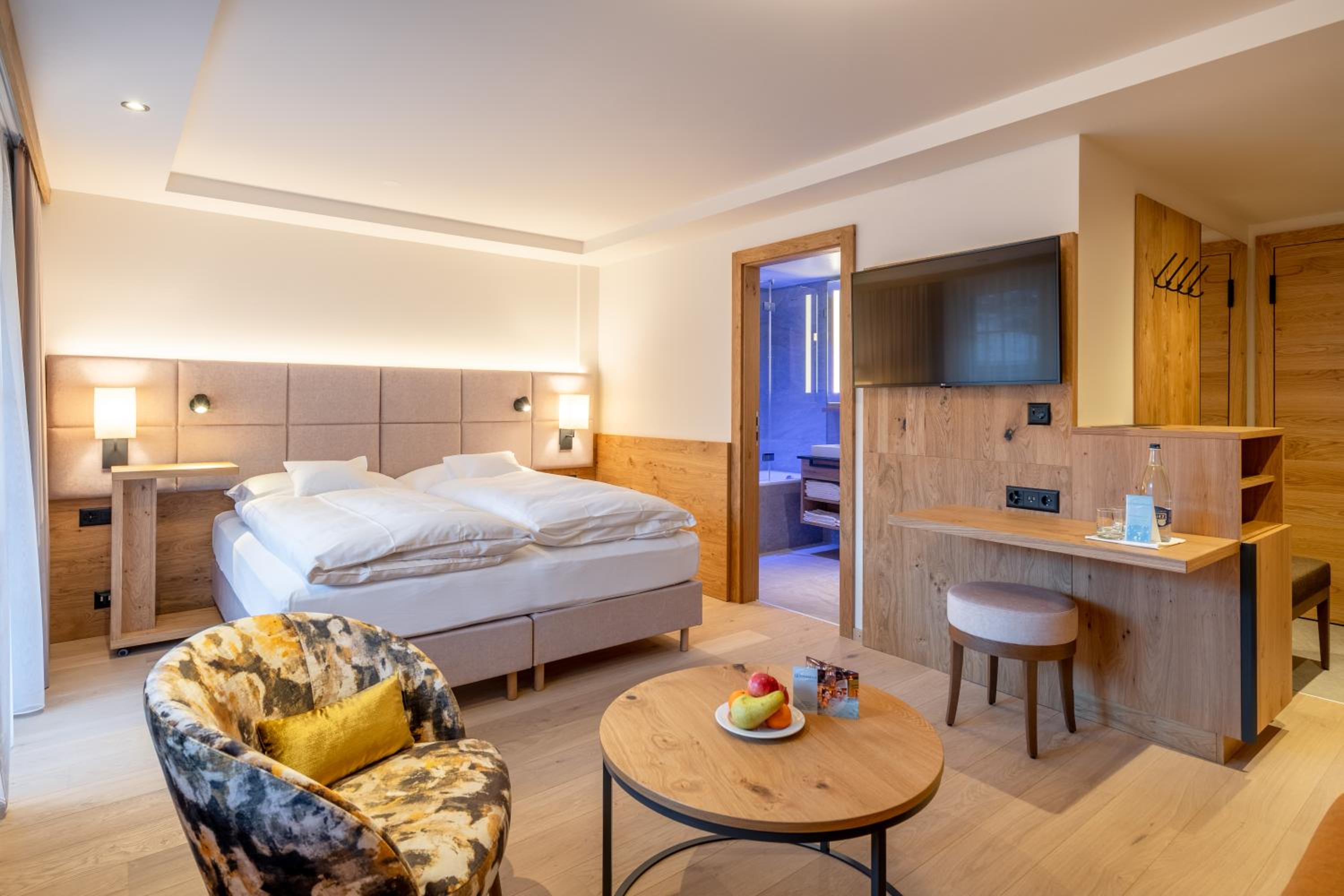 Standard Double Room with partial Matterhorn View - Photo 1