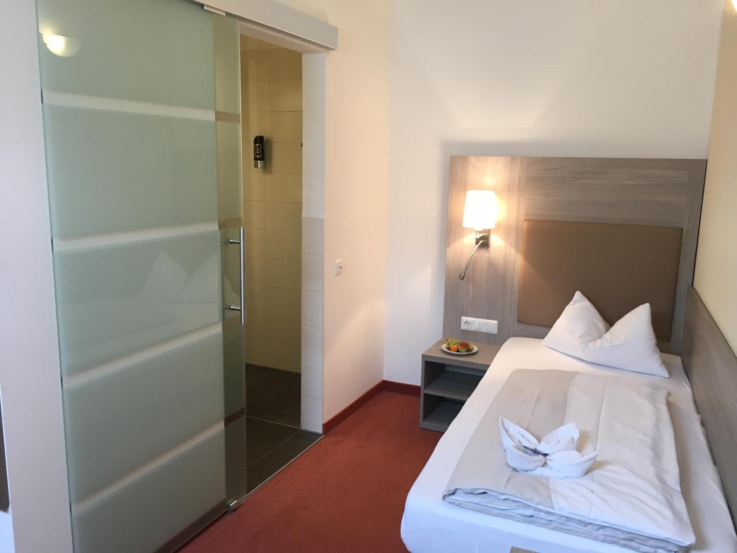 Single Room photo 3