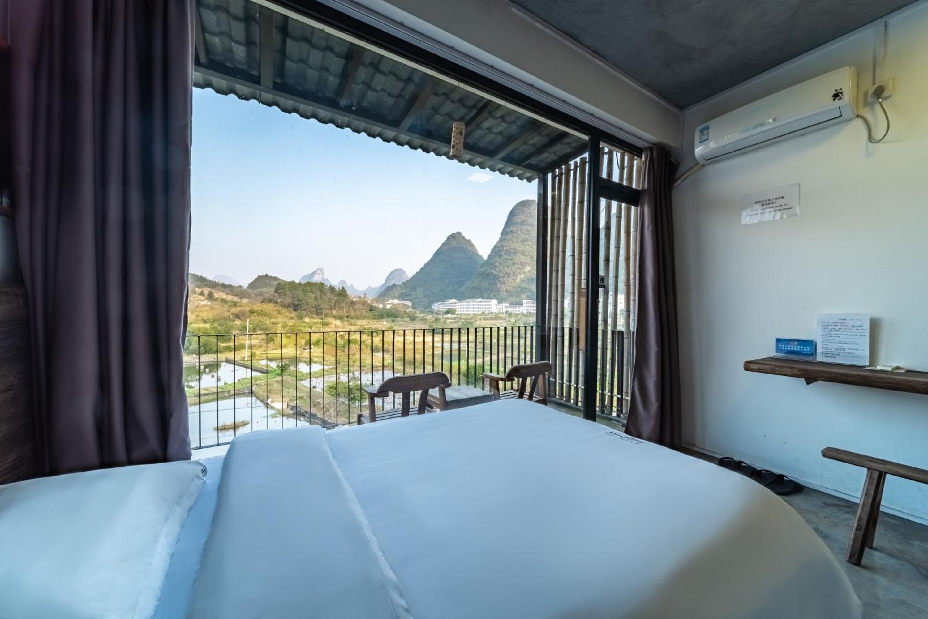 Twin Room with View - Photo 2