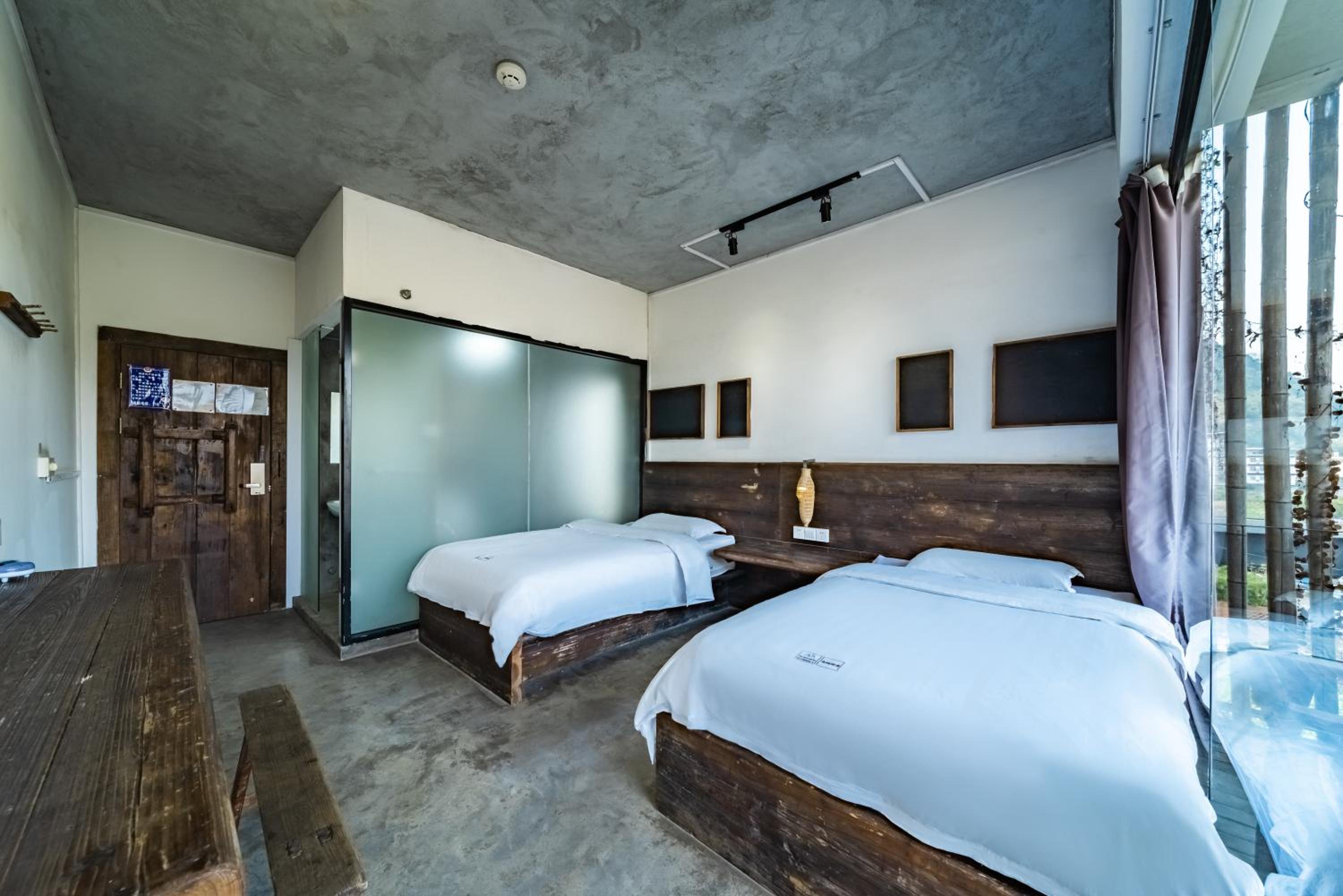 Twin Room with View - Photo 3