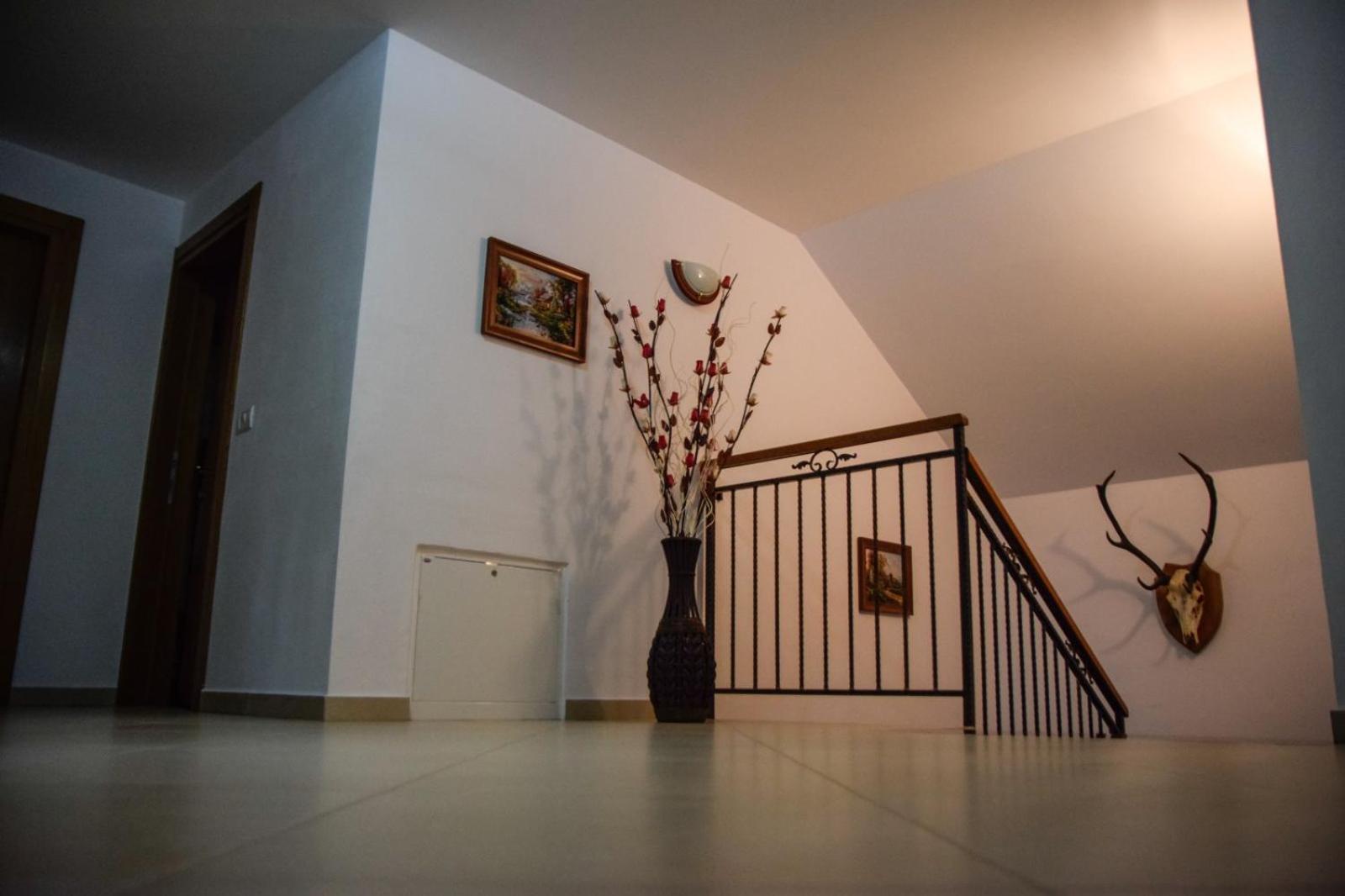 Five-Bedroom House - Photo 12