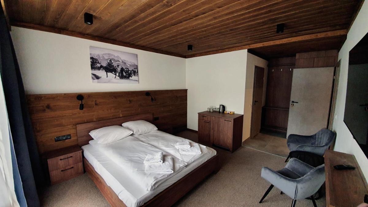 Double Room with Mountain View