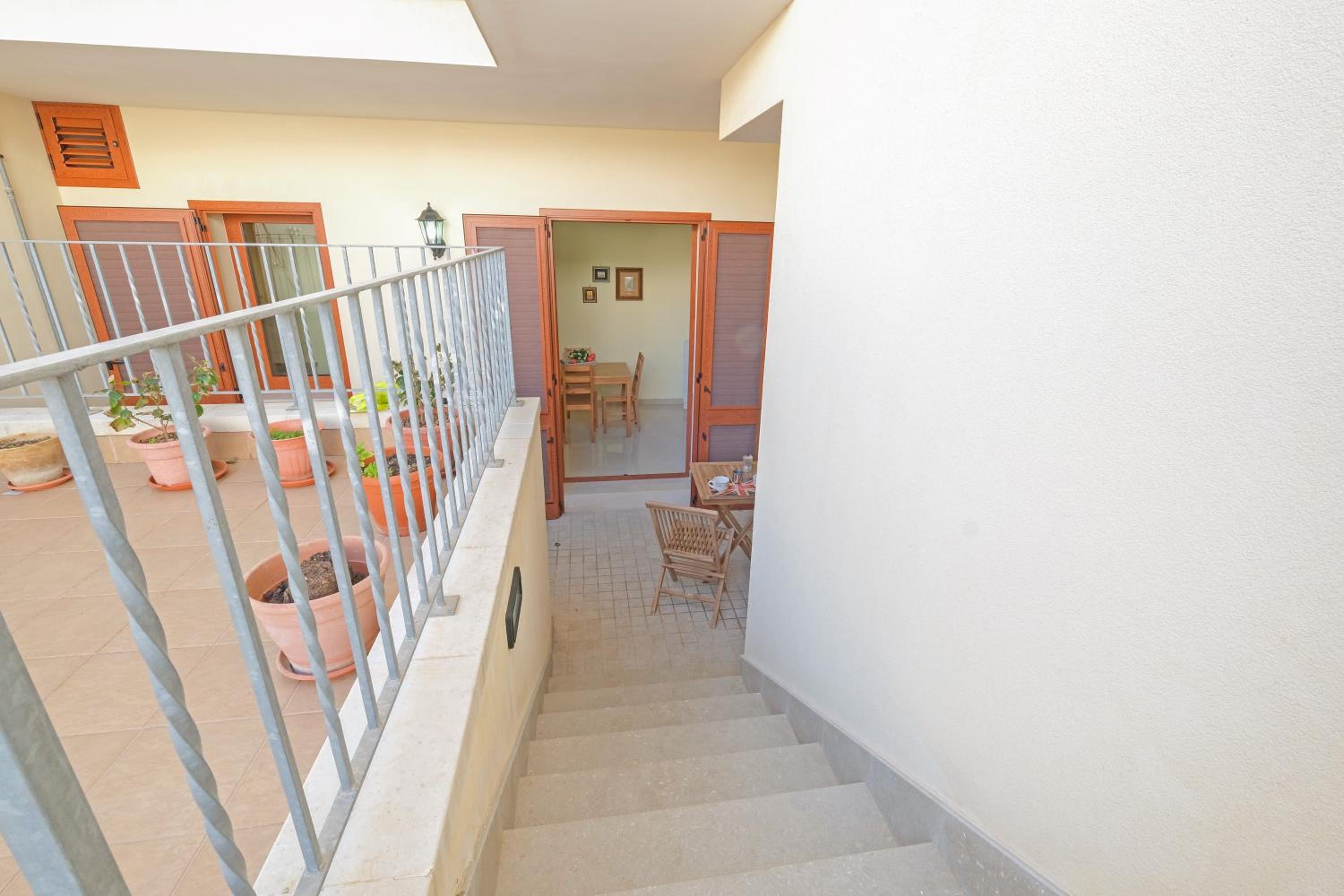 One-Bedroom Apartment - Basement photo 3