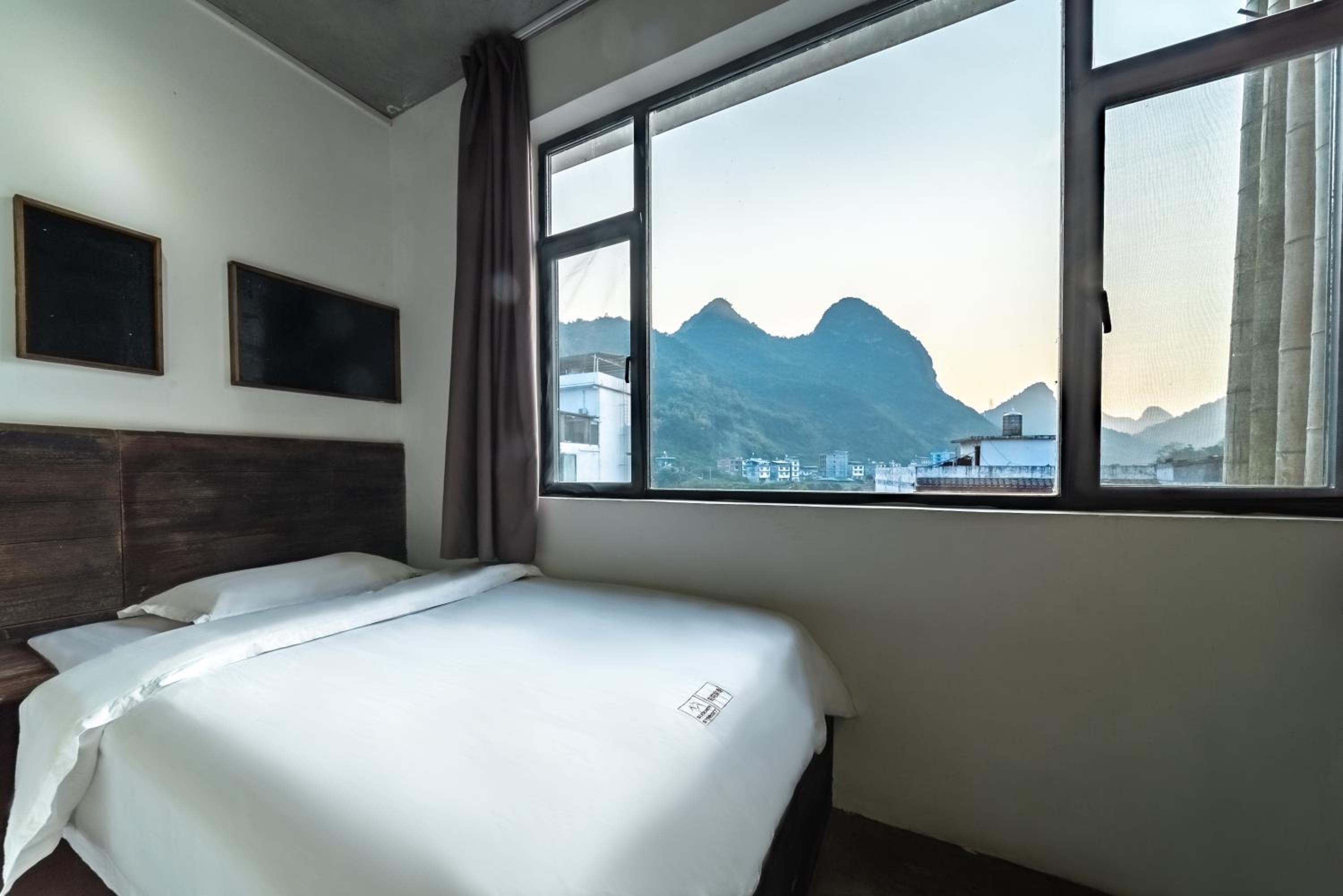 Standard Twin Room Without Balcony
