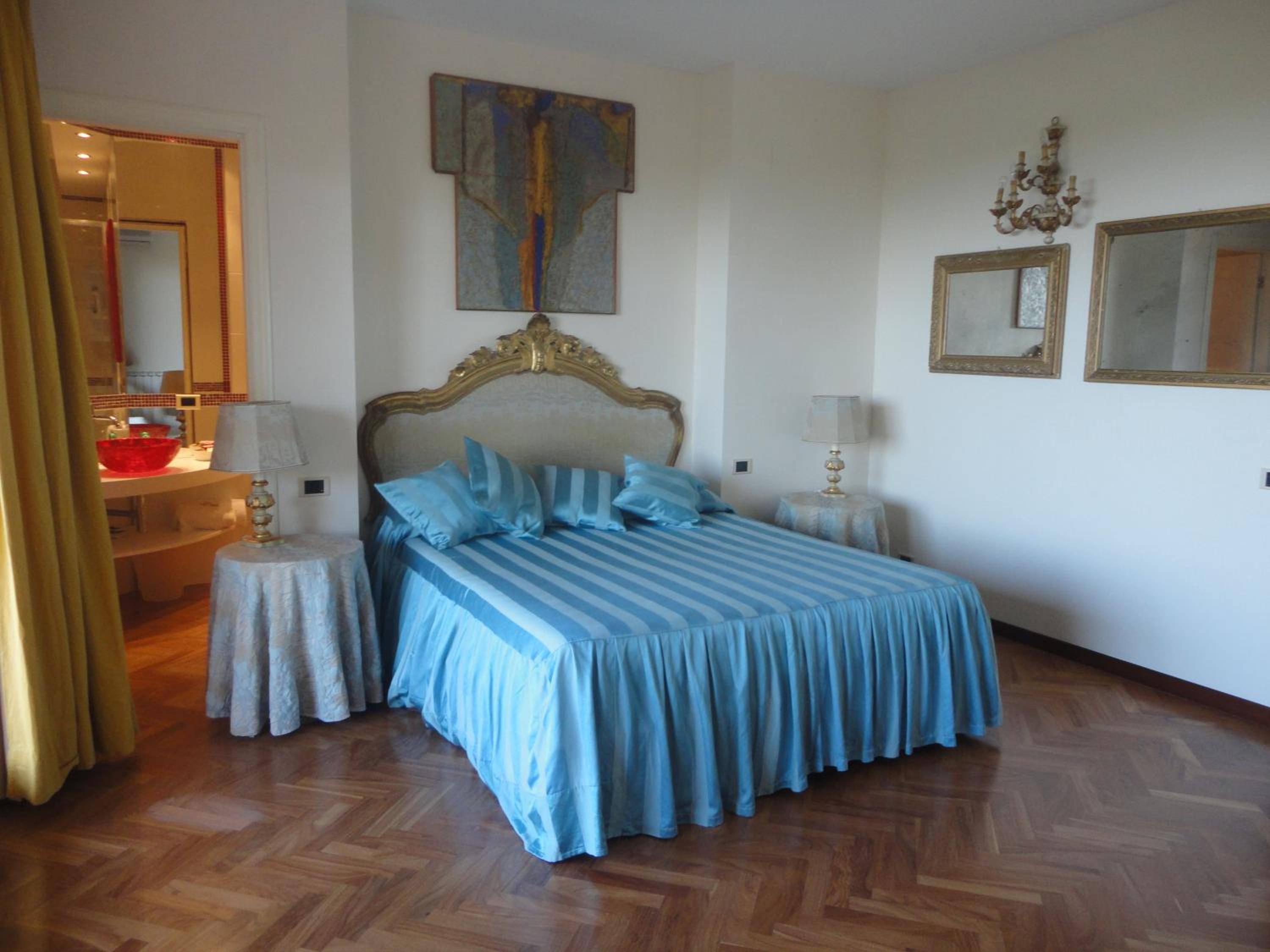 Deluxe Triple Room with Terrace - Photo 2