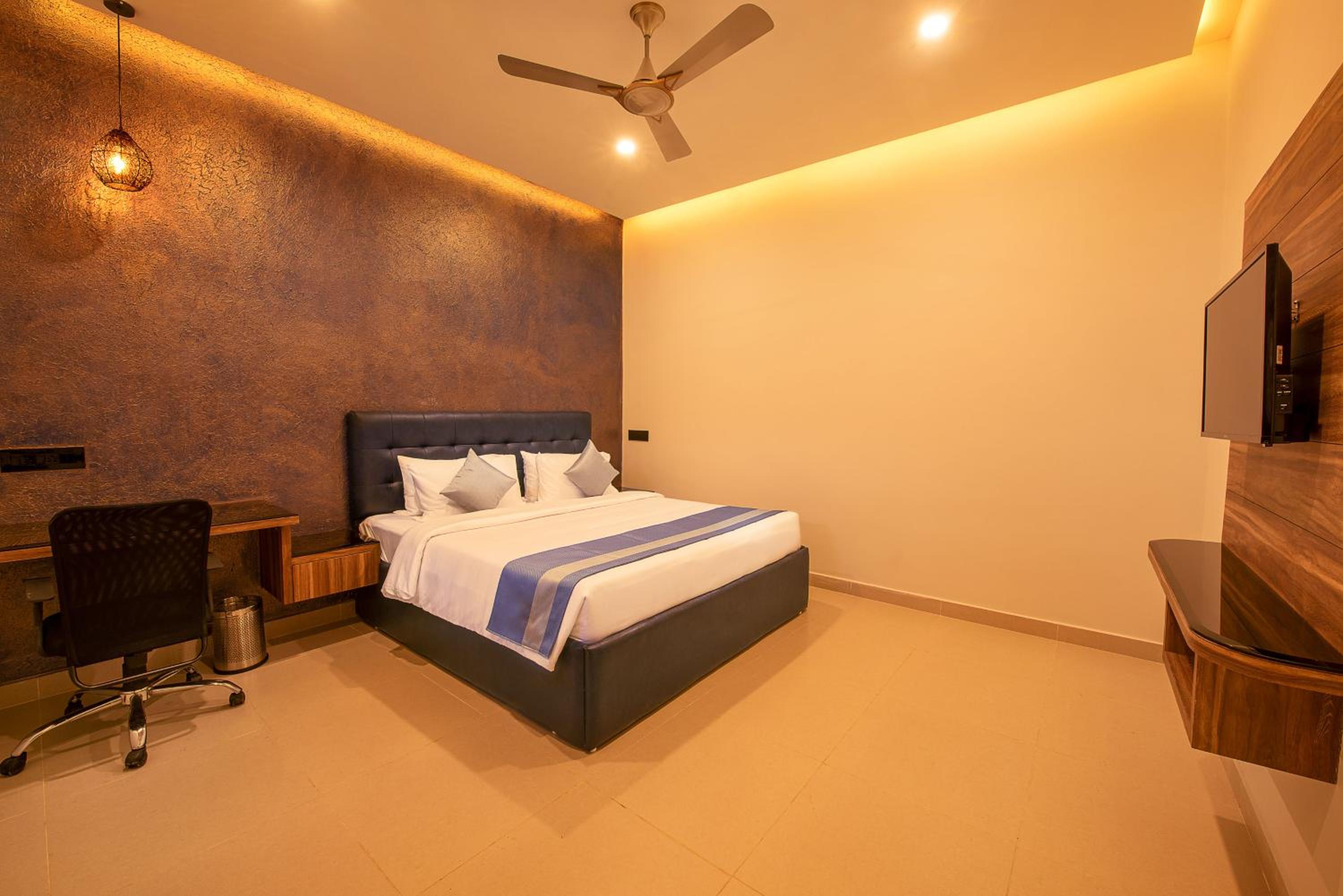 Deluxe Suite - Photo 1
