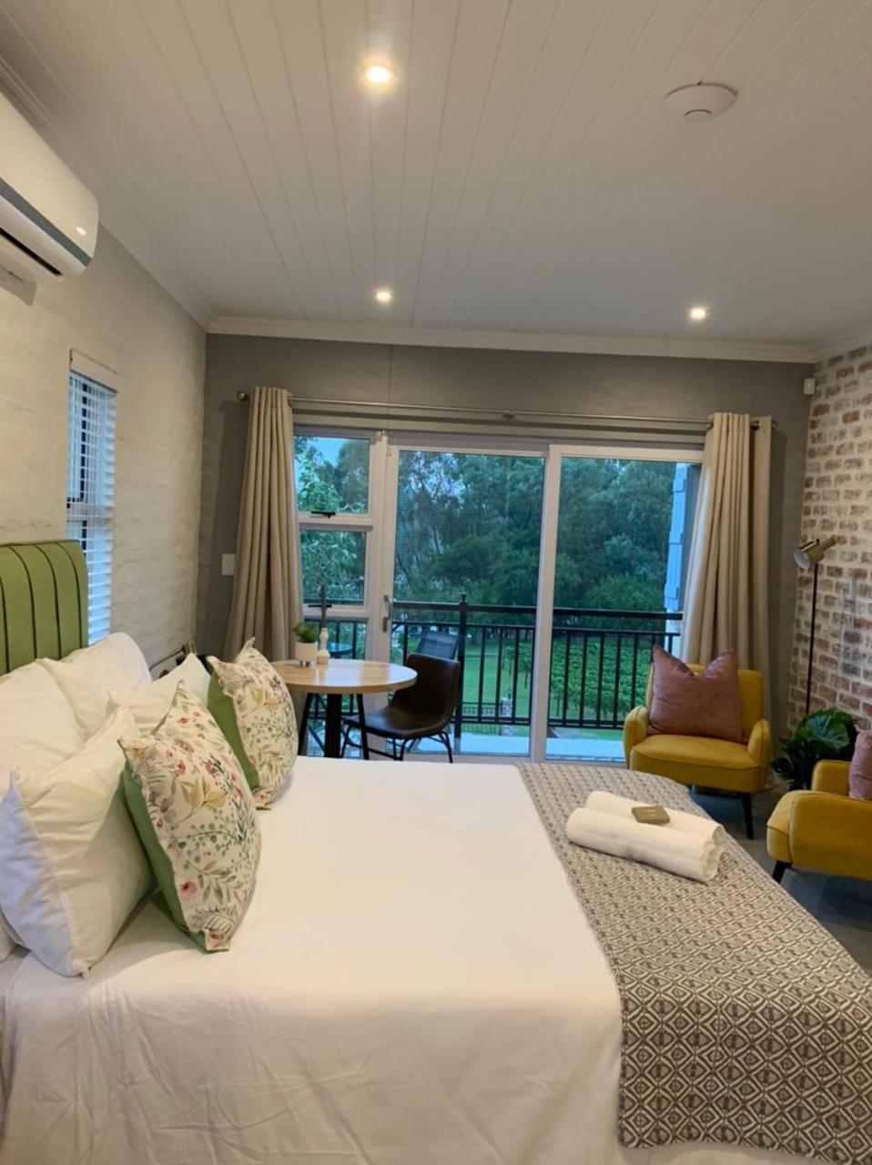 Apartment with Lake View photo 1