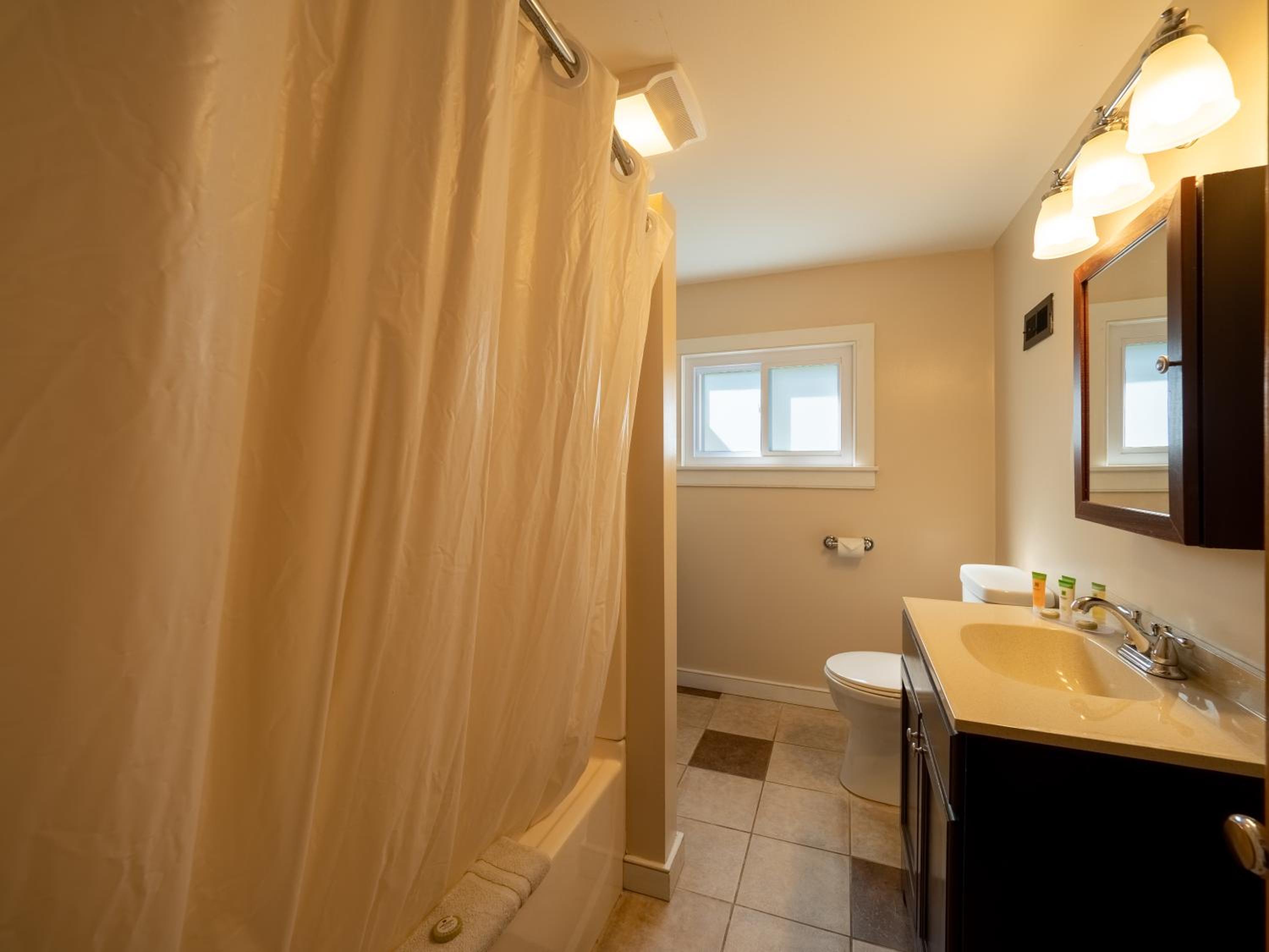 Two-Bedroom House photo 2