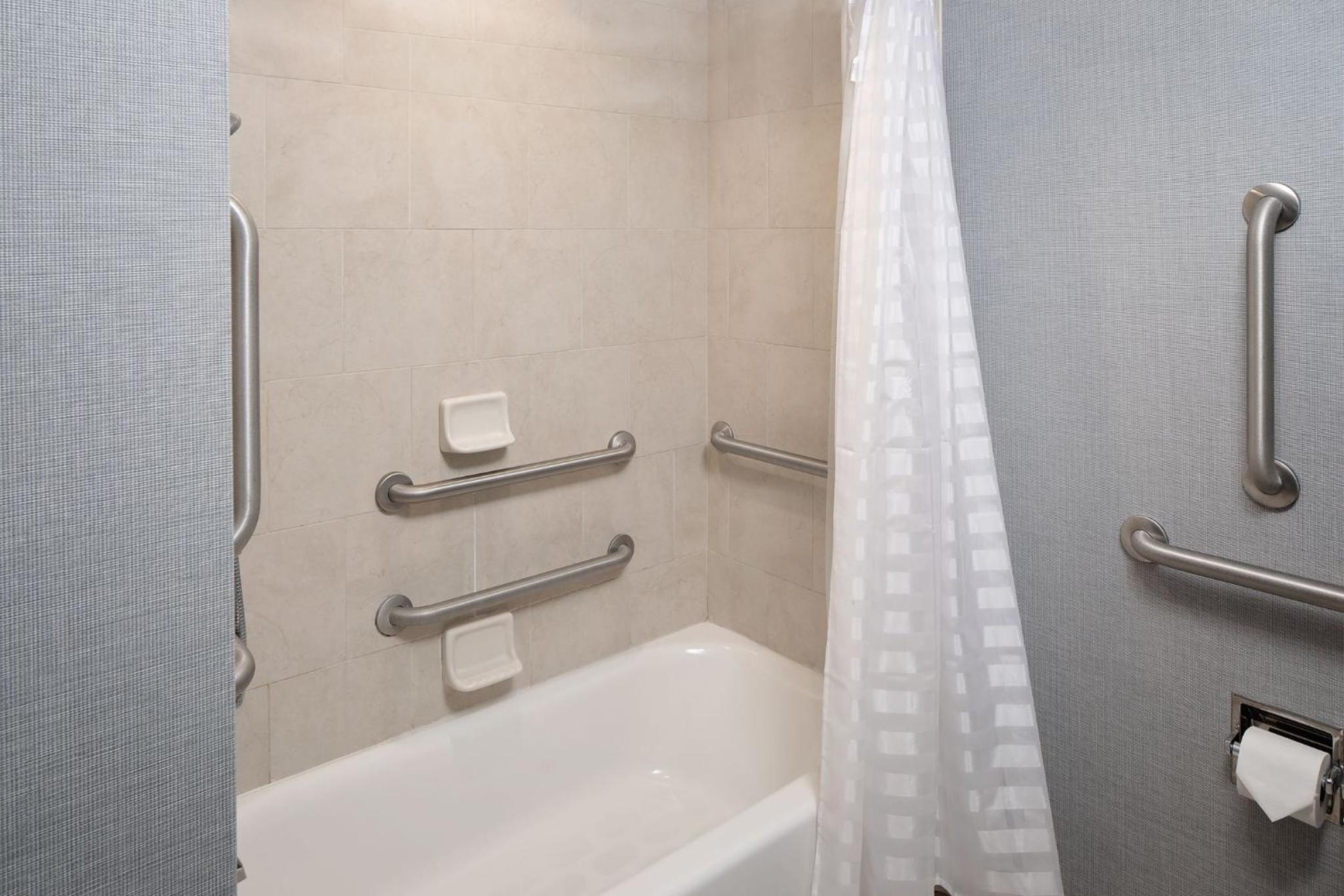 King Room with Sofa Bed and Accessible Tub - Disability Access - Photo 6