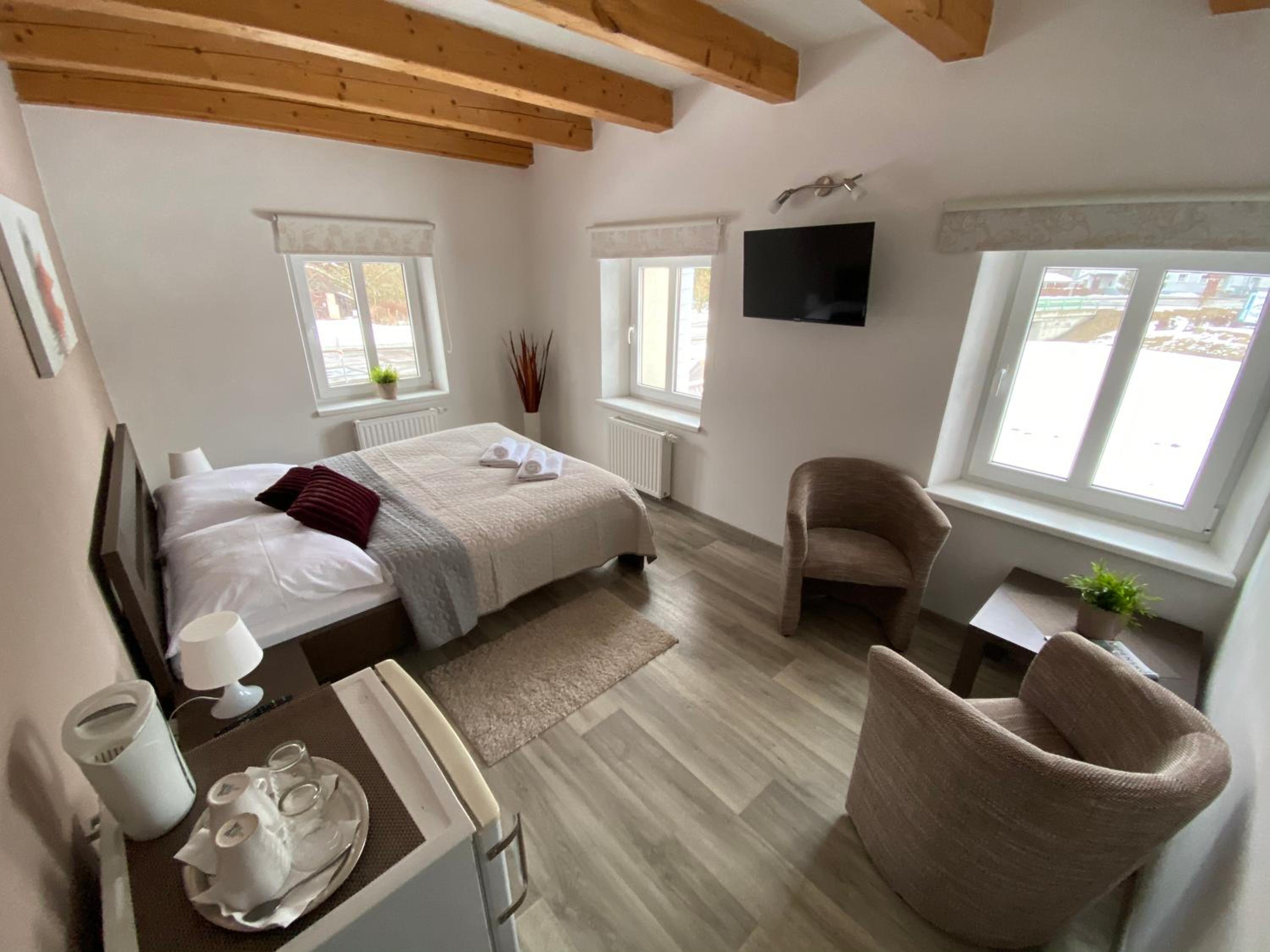 Double Room with Private Bathroom photo 1