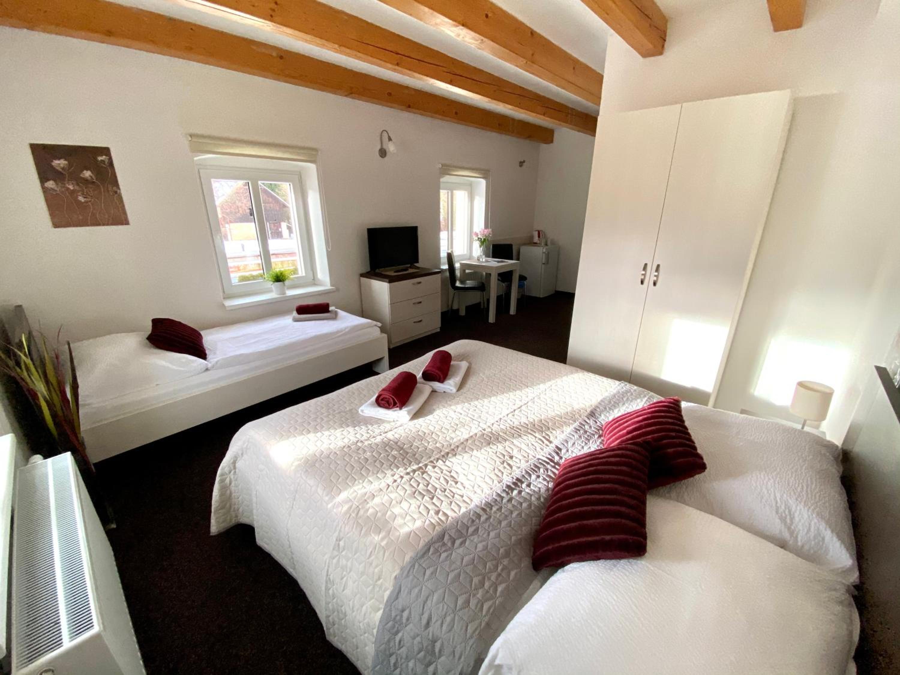 Triple Room with Private Bathroom photo 3
