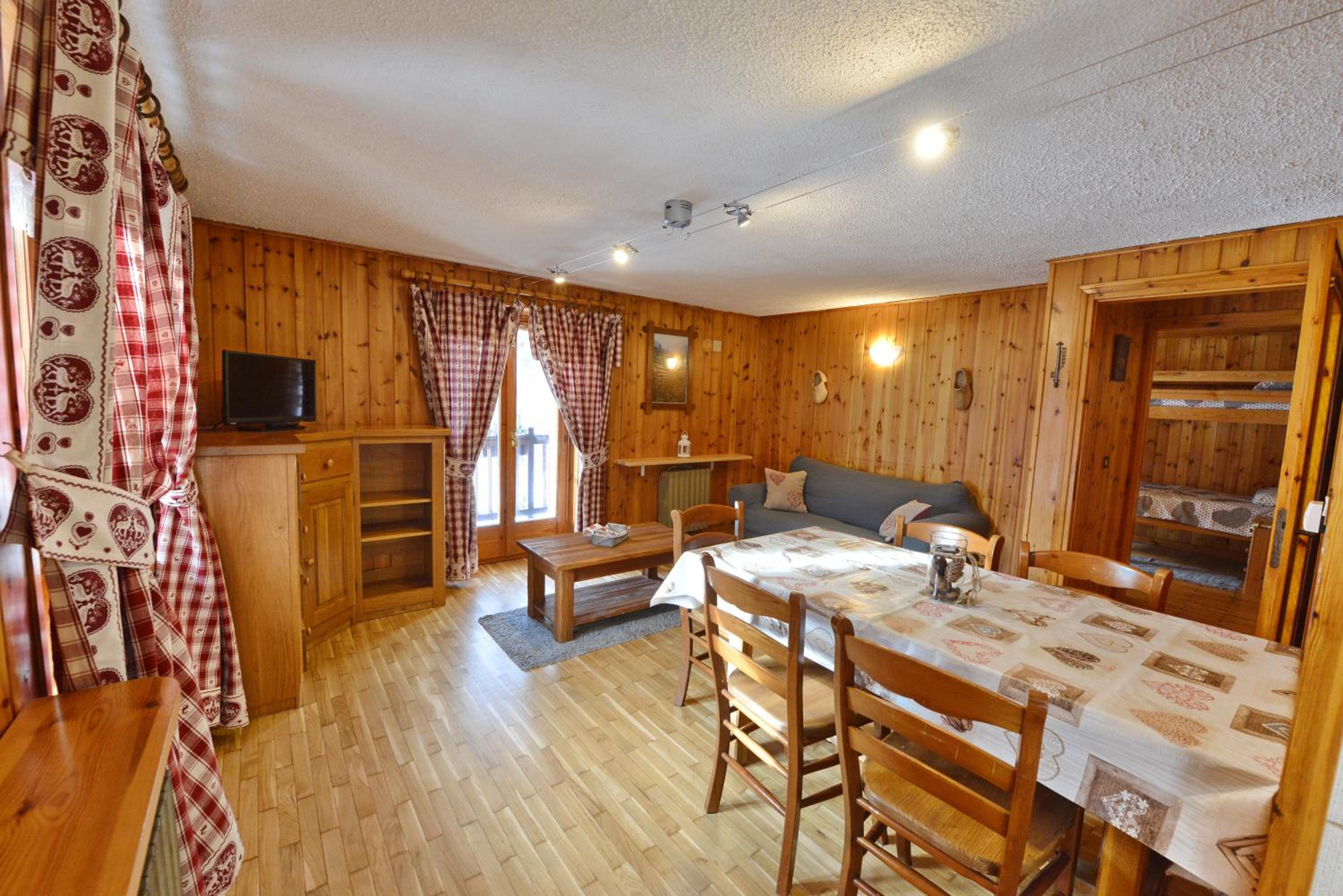 Apartment with Mountain View photo 1