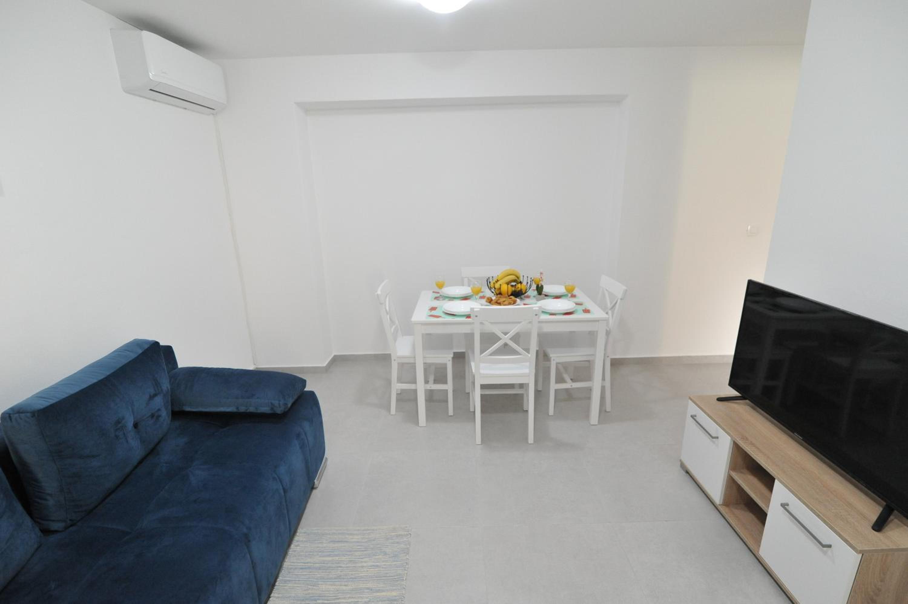 Apartment with Terrace photo 3