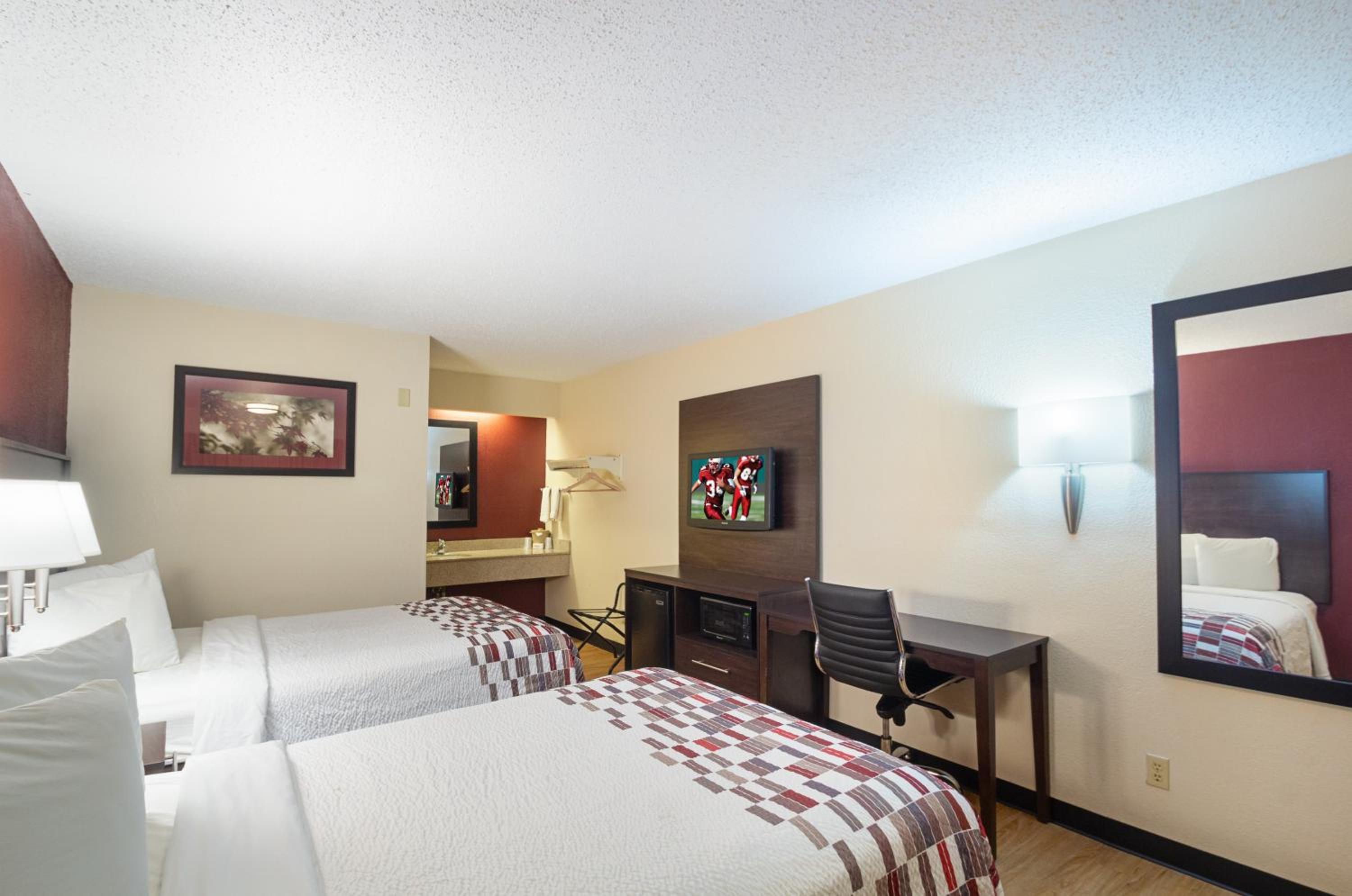 Deluxe Room with Two Double Beds Smoke Free - Photo 3