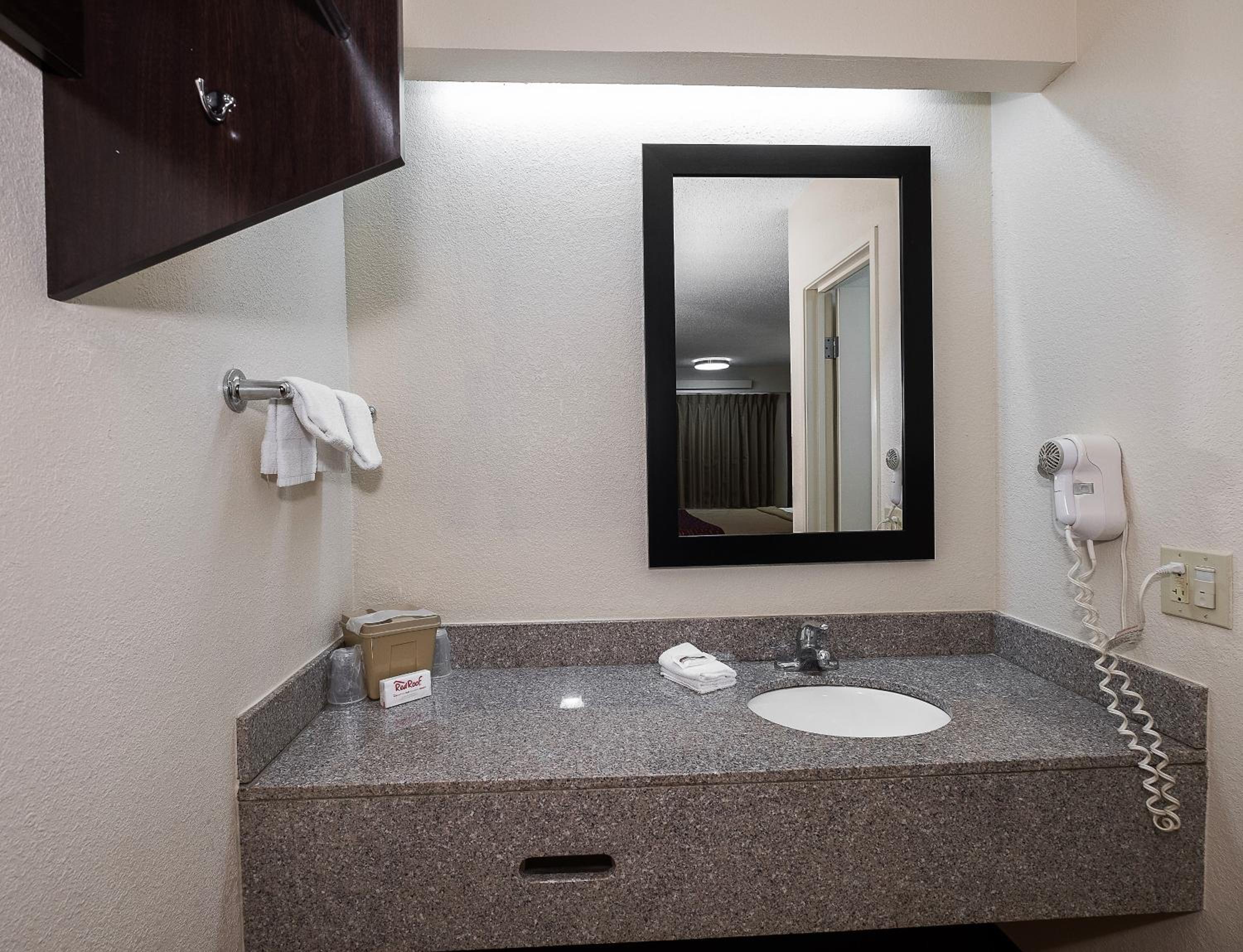 Superior King Room Smoke Free - Photo 7