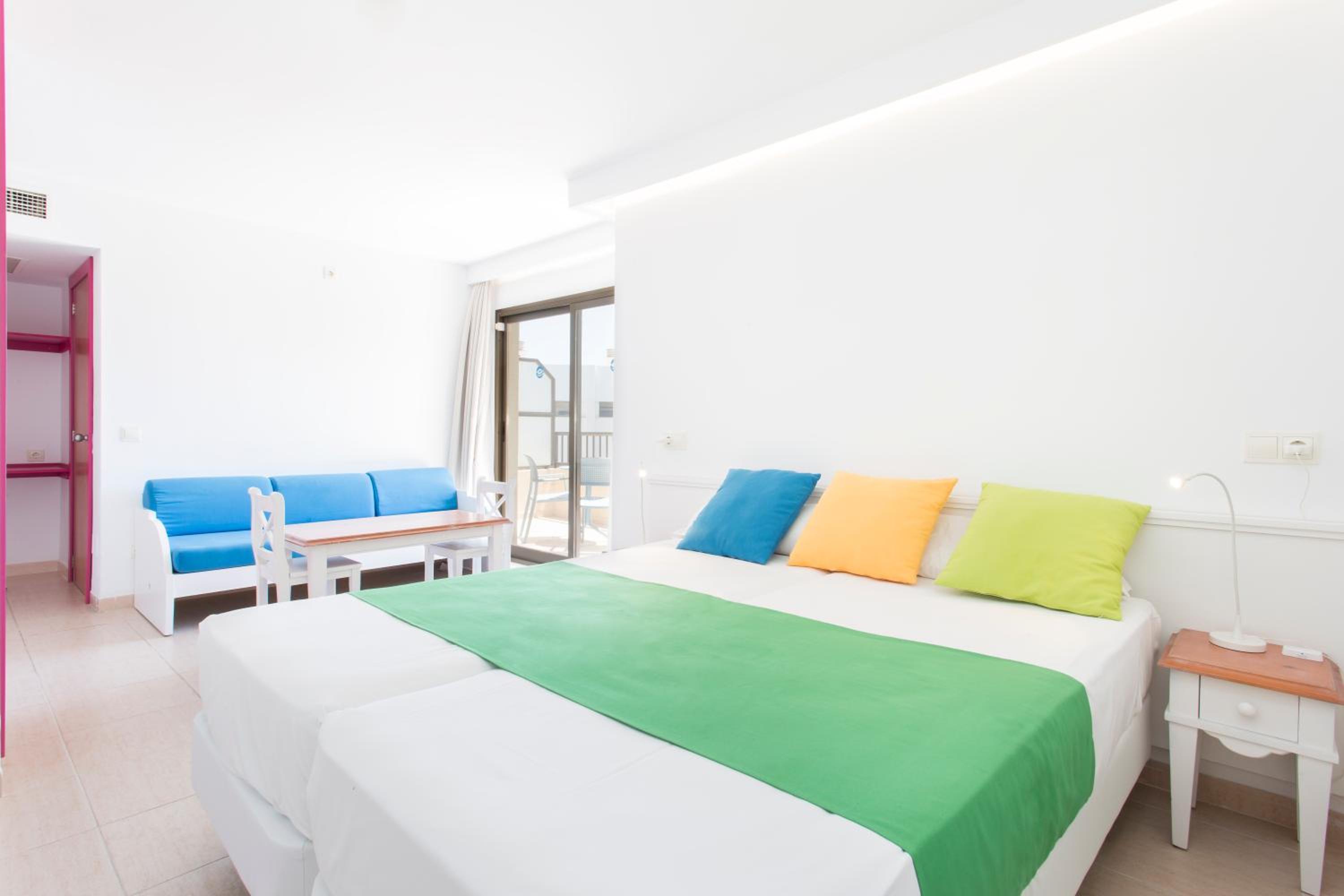 Superior Premium Double Room thumbnail 5