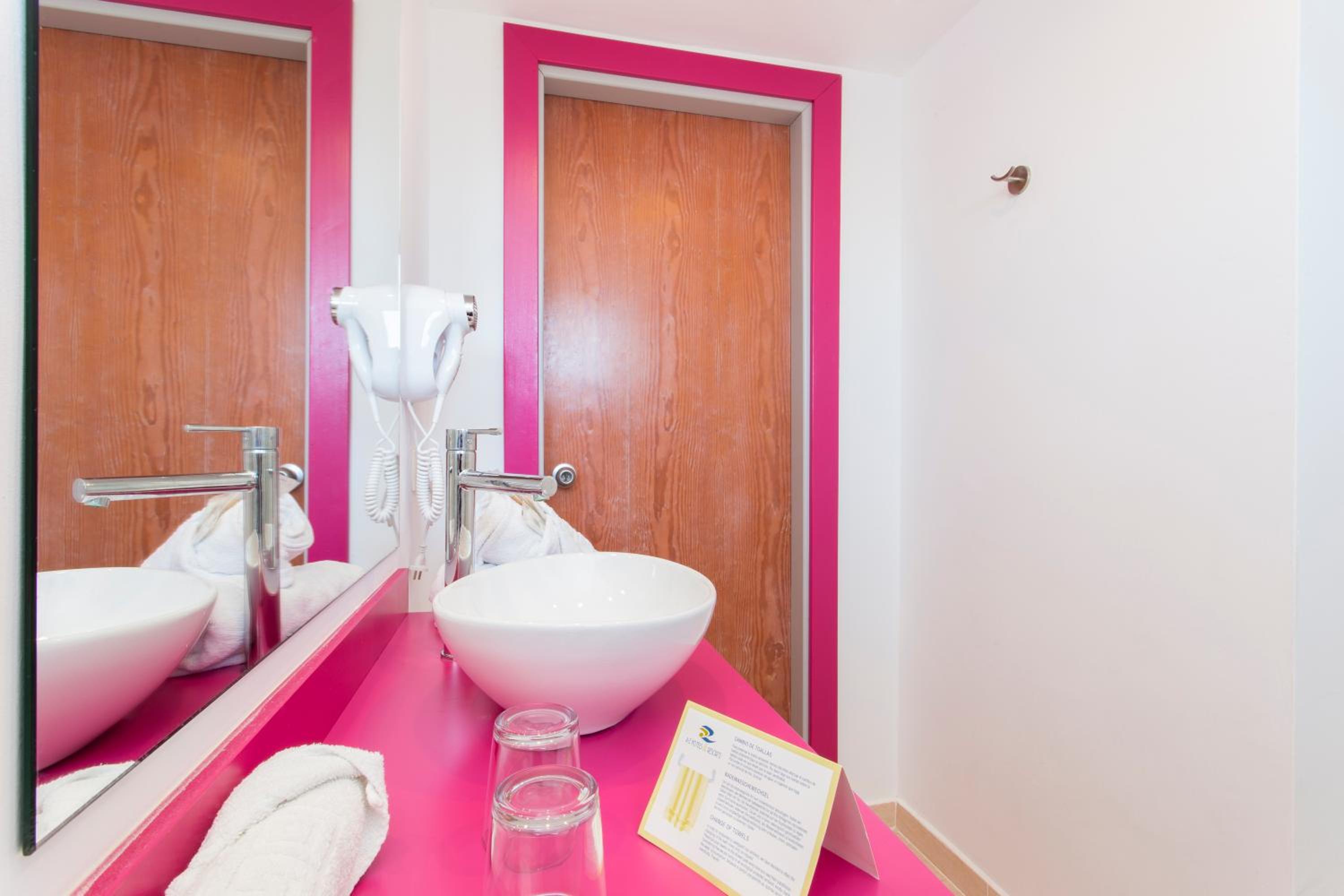 Standard Double Room - Photo 4