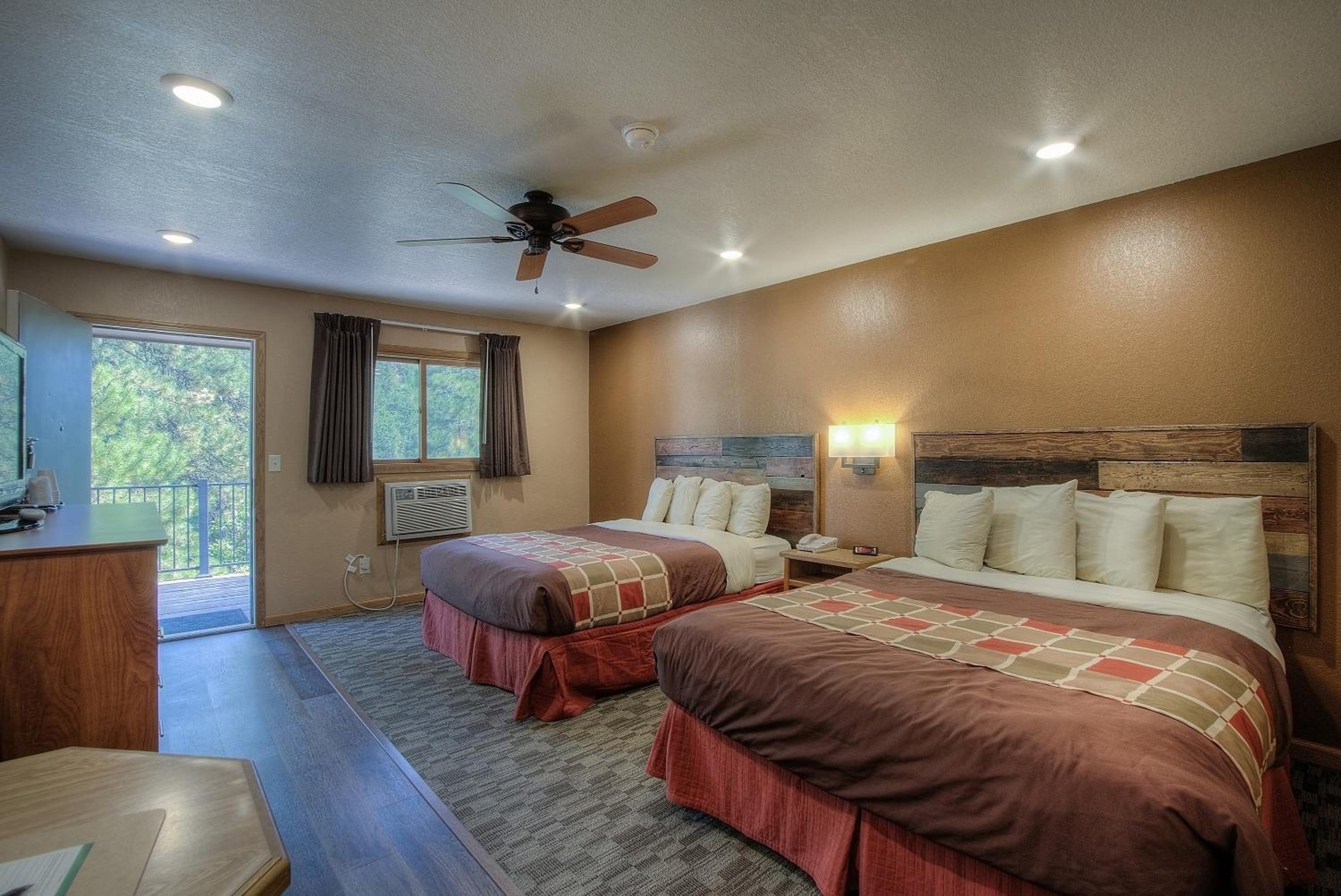 Two Queen Motel Room photo 3