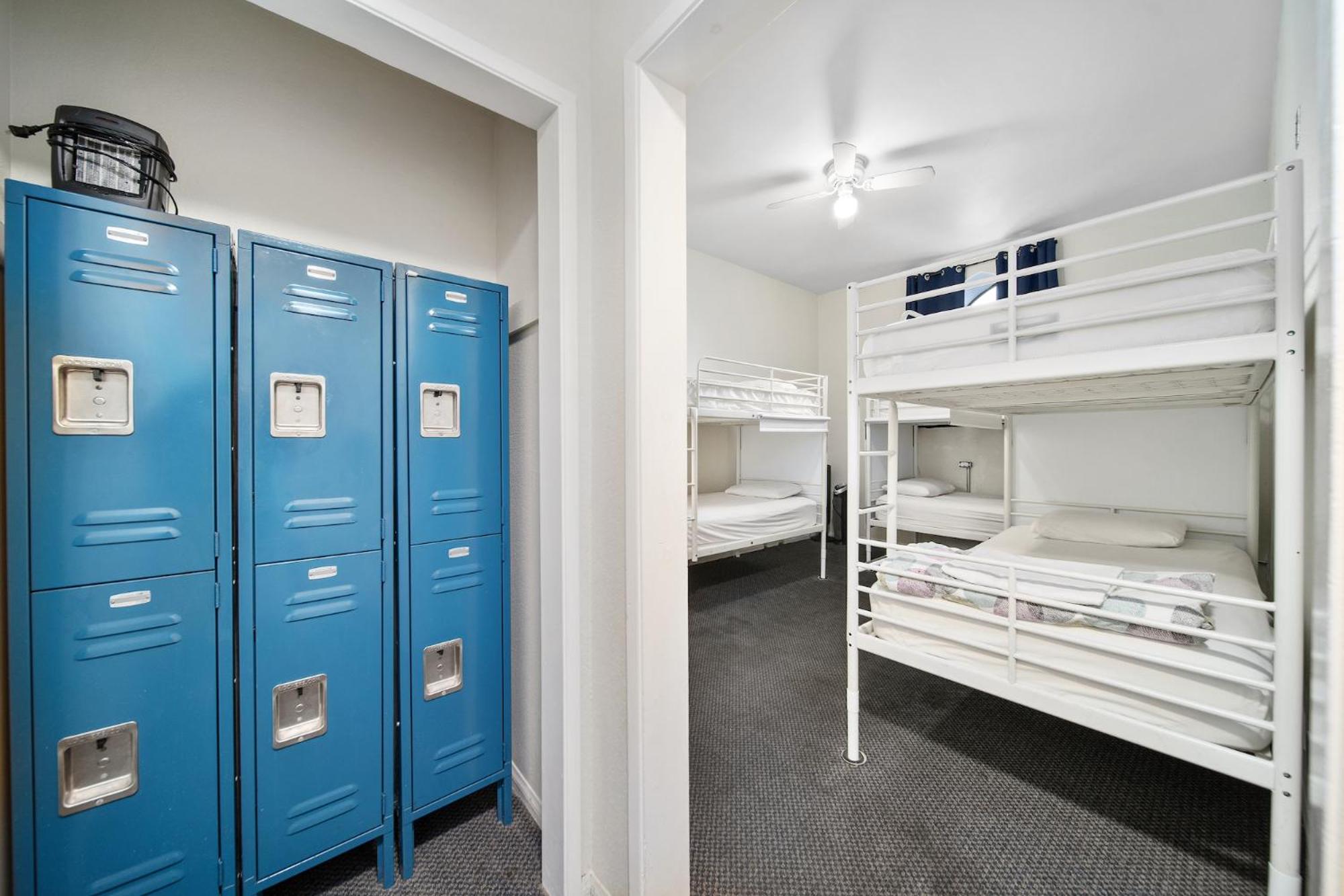 Bed in 6-Bed Mixed Dorm