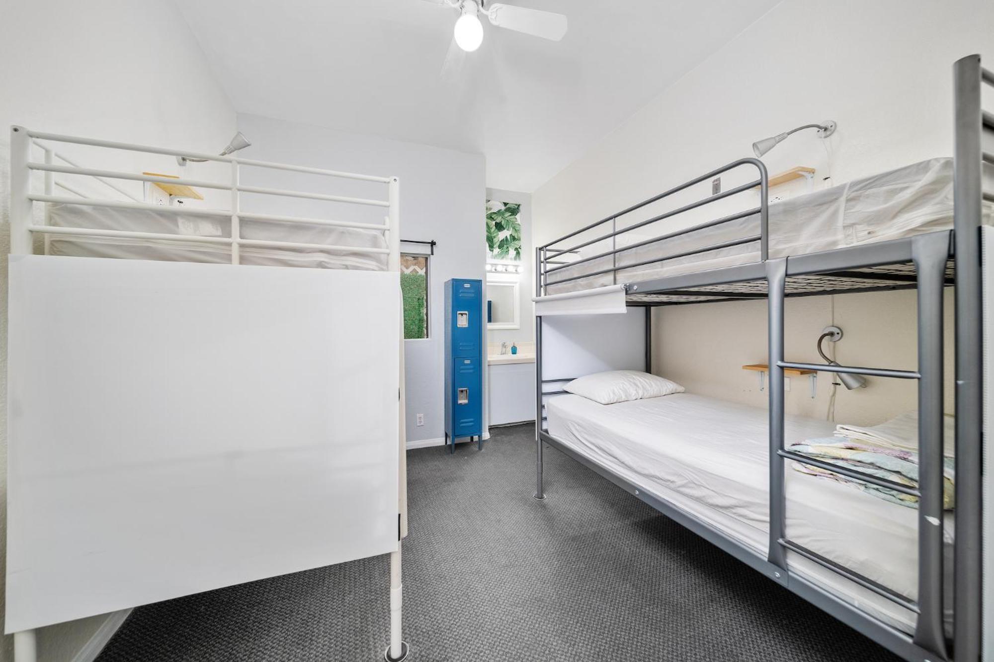 Entire 4-Bed Dorm