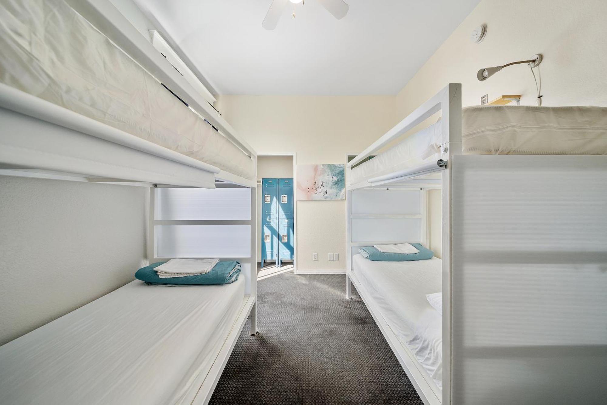 Entire 4-Bed Female Dorm thumbnail 5