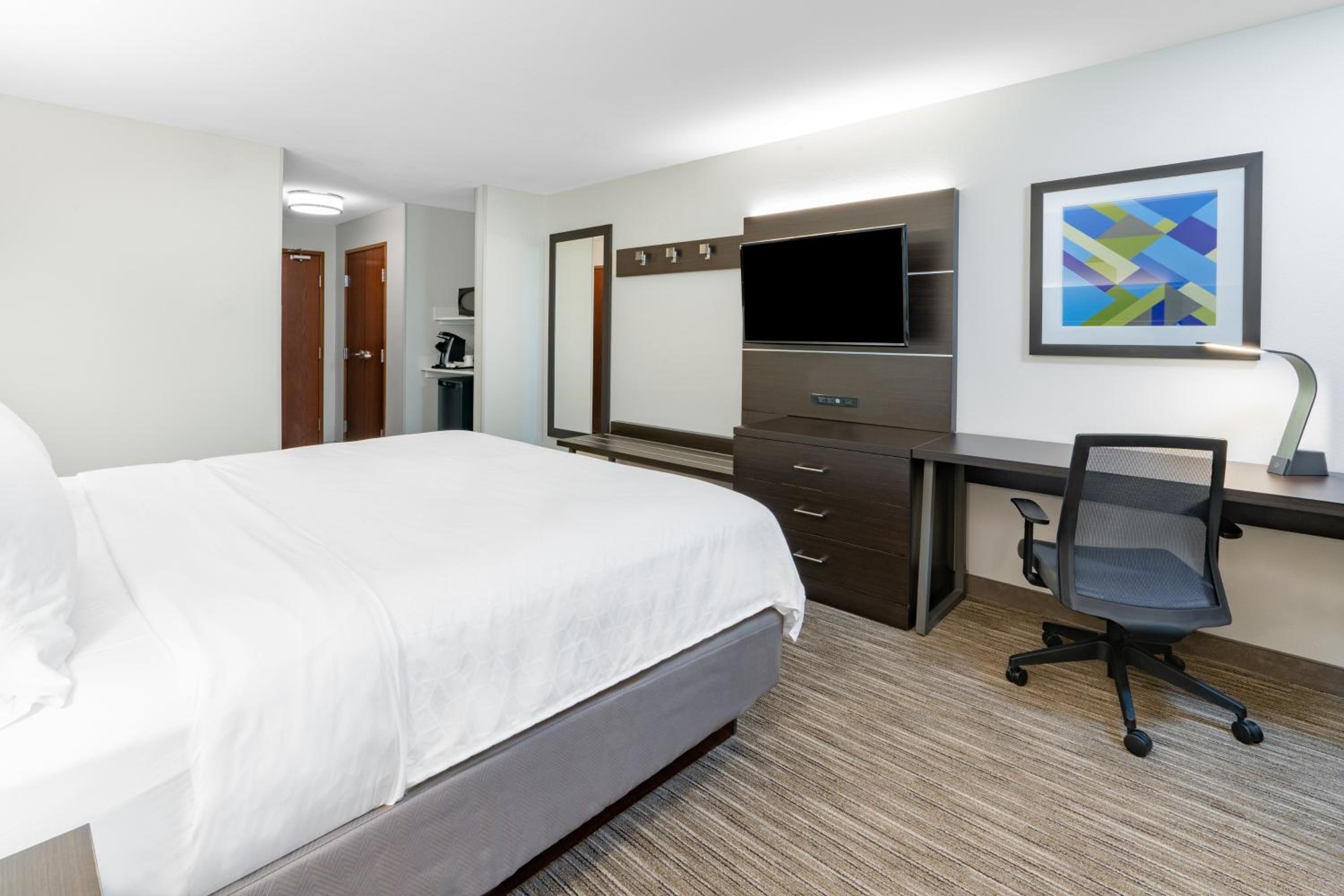 Standard King Room - Photo 2