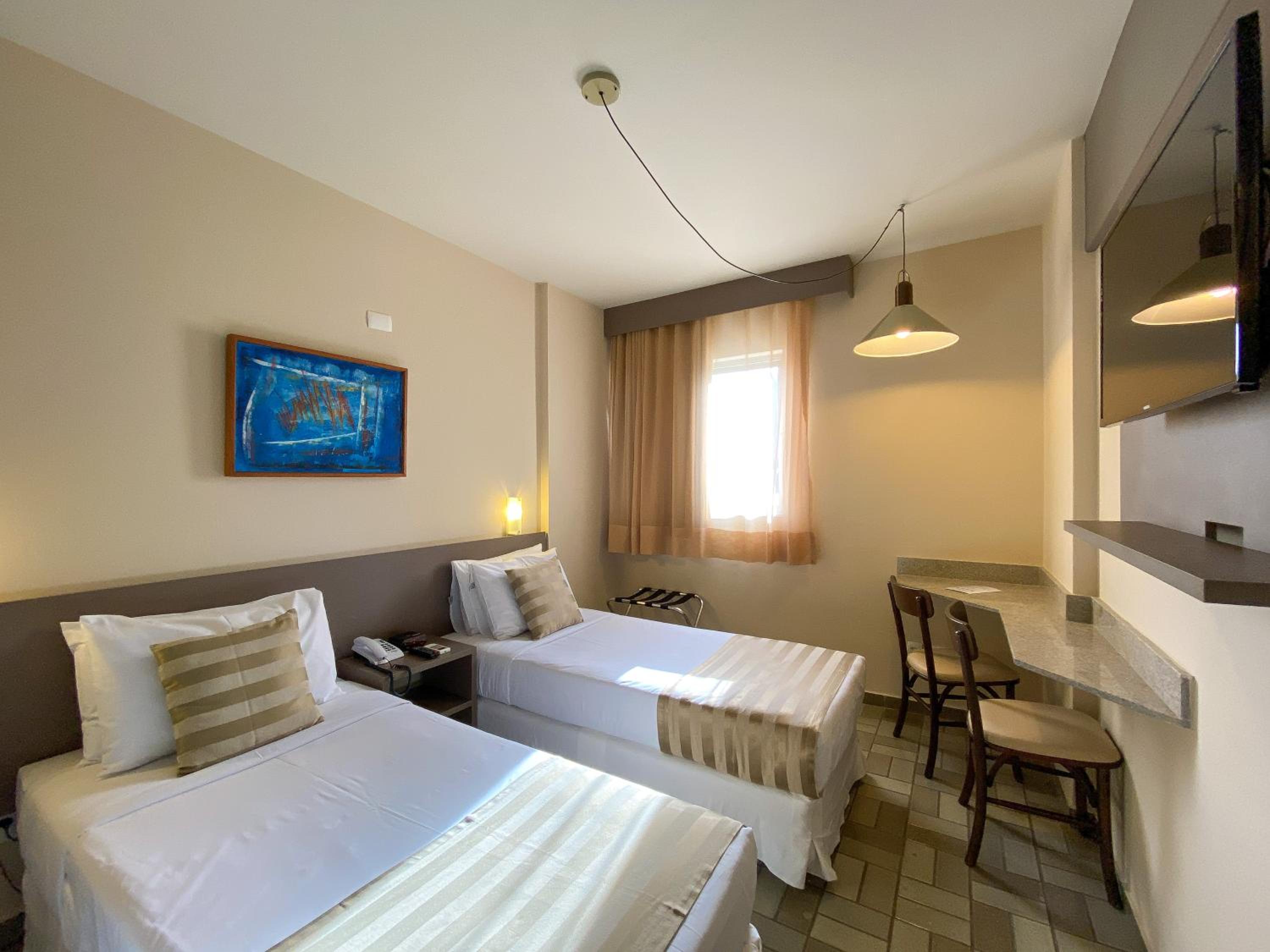 Standard Twin Room - Photo 2