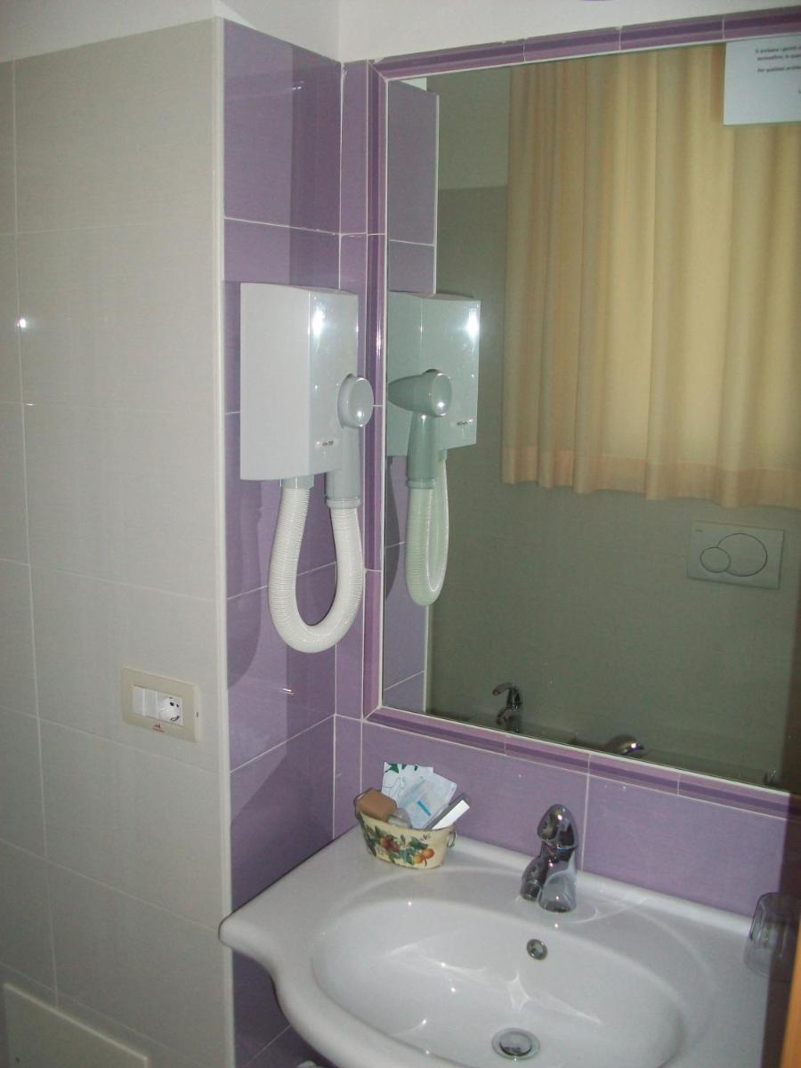 Quadruple Room photo 3
